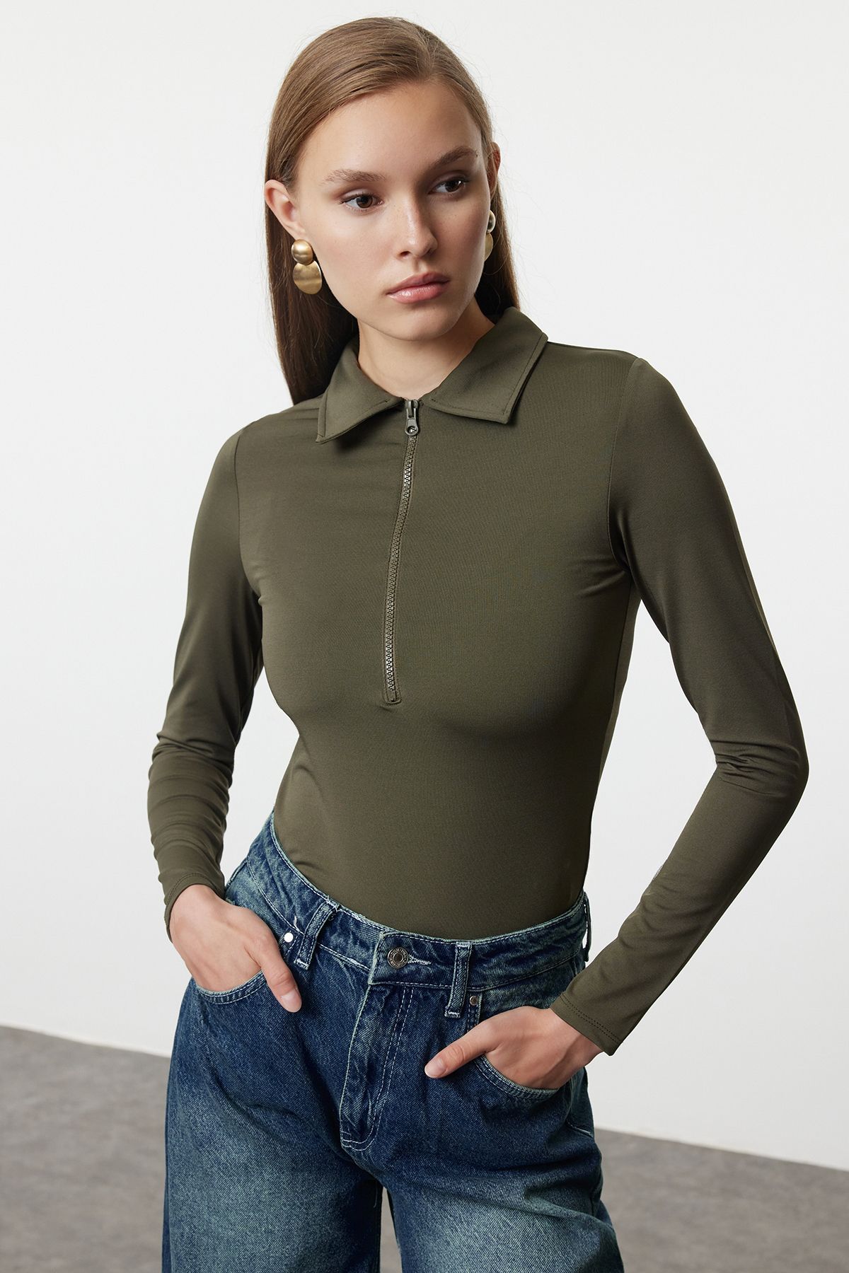 Trendyol Collection Elastyczne Dzianinowe Body Khaki - Kołnierz Zapinany Na Suwak, Zatrzask Kobieta - XS