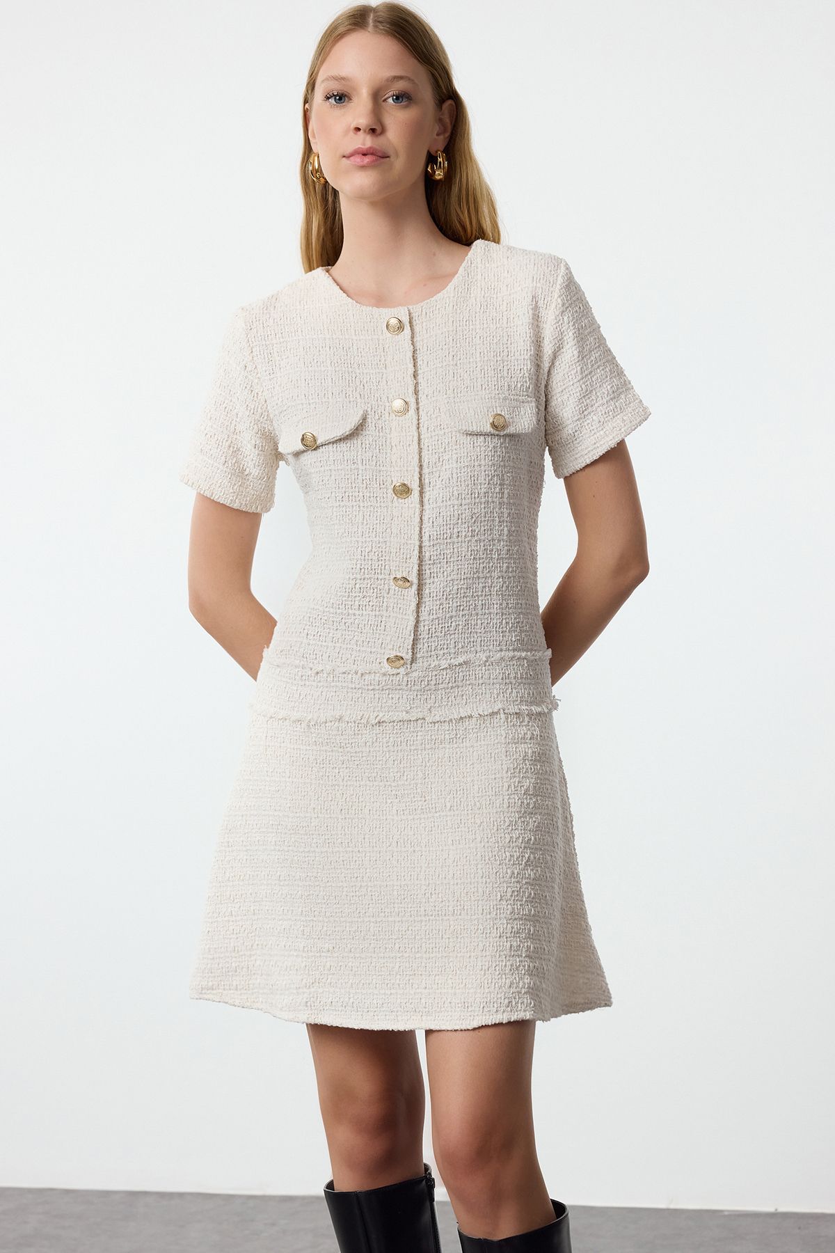 Trendyol Collection Sukienka Mini Tweedowa O Kroju Litery A – Zdobienie Guzikami, Ecru Twoaw25el00168 Kobieta - 38