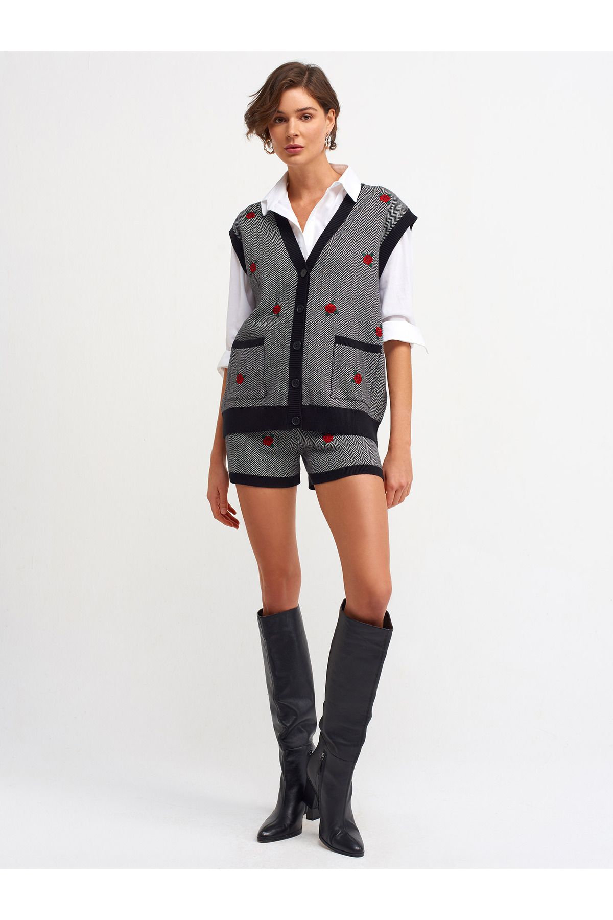 complete the look image