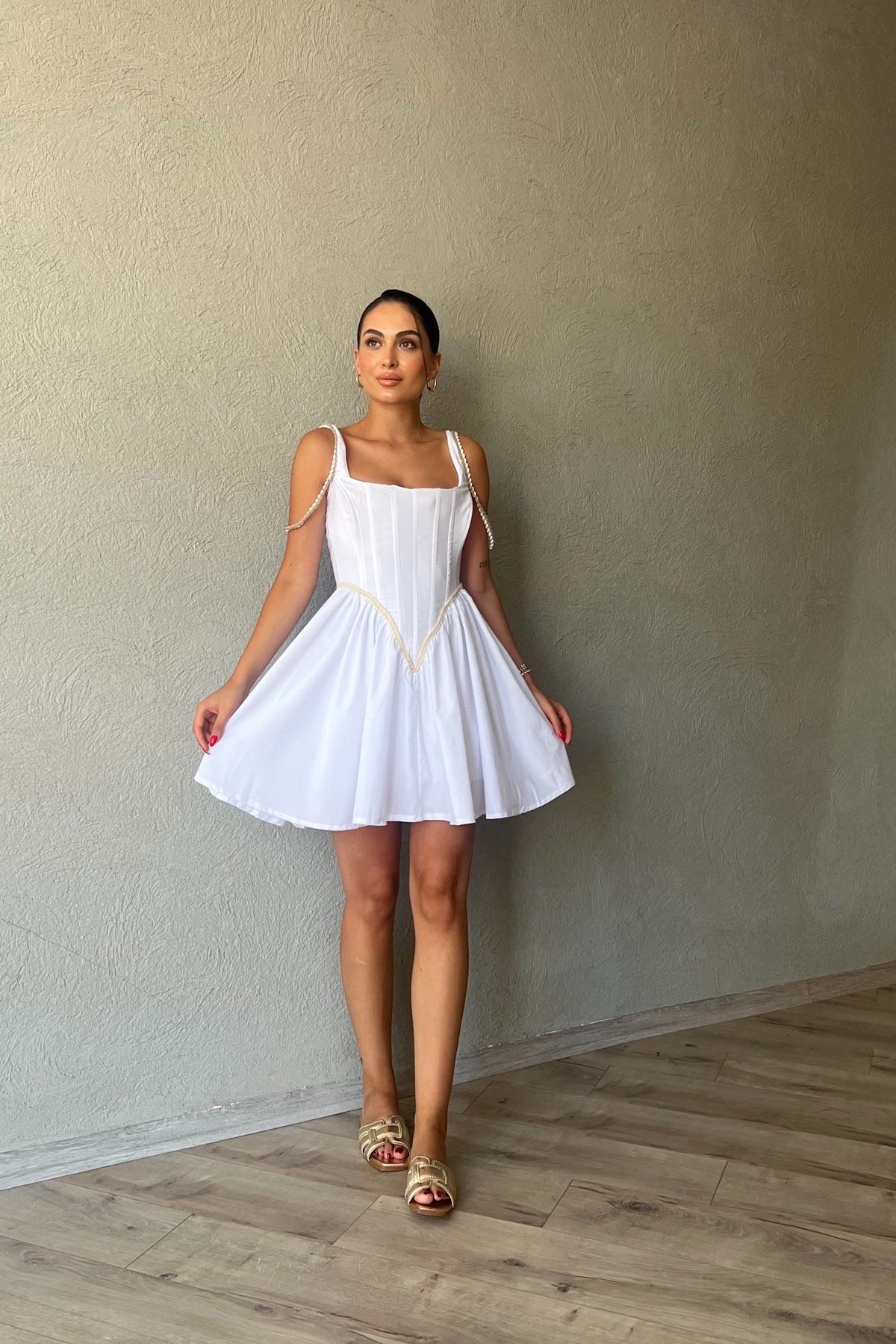 complete the look image