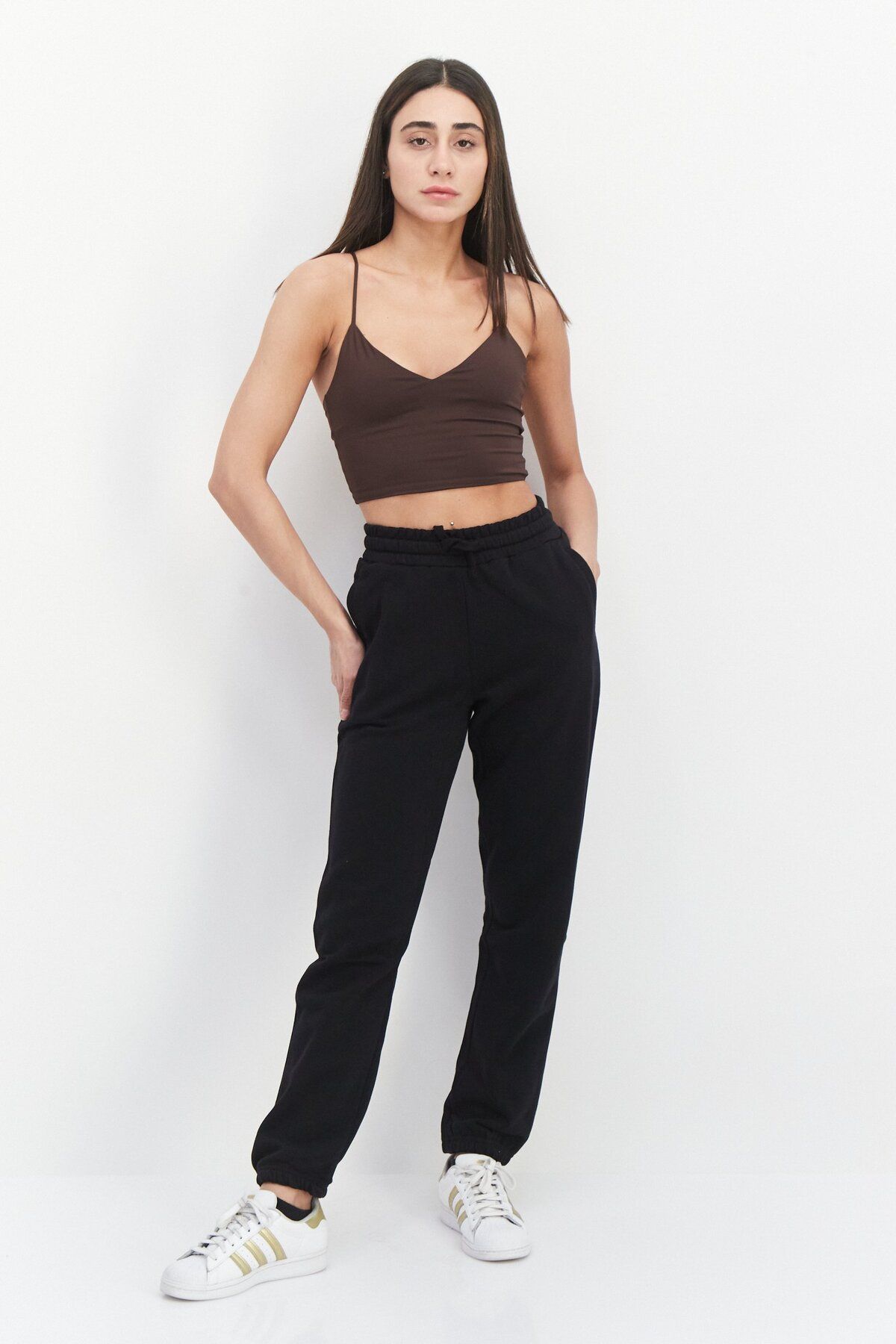 Cream Women Regular Fit Solid Jogger Pants Black Trendyol