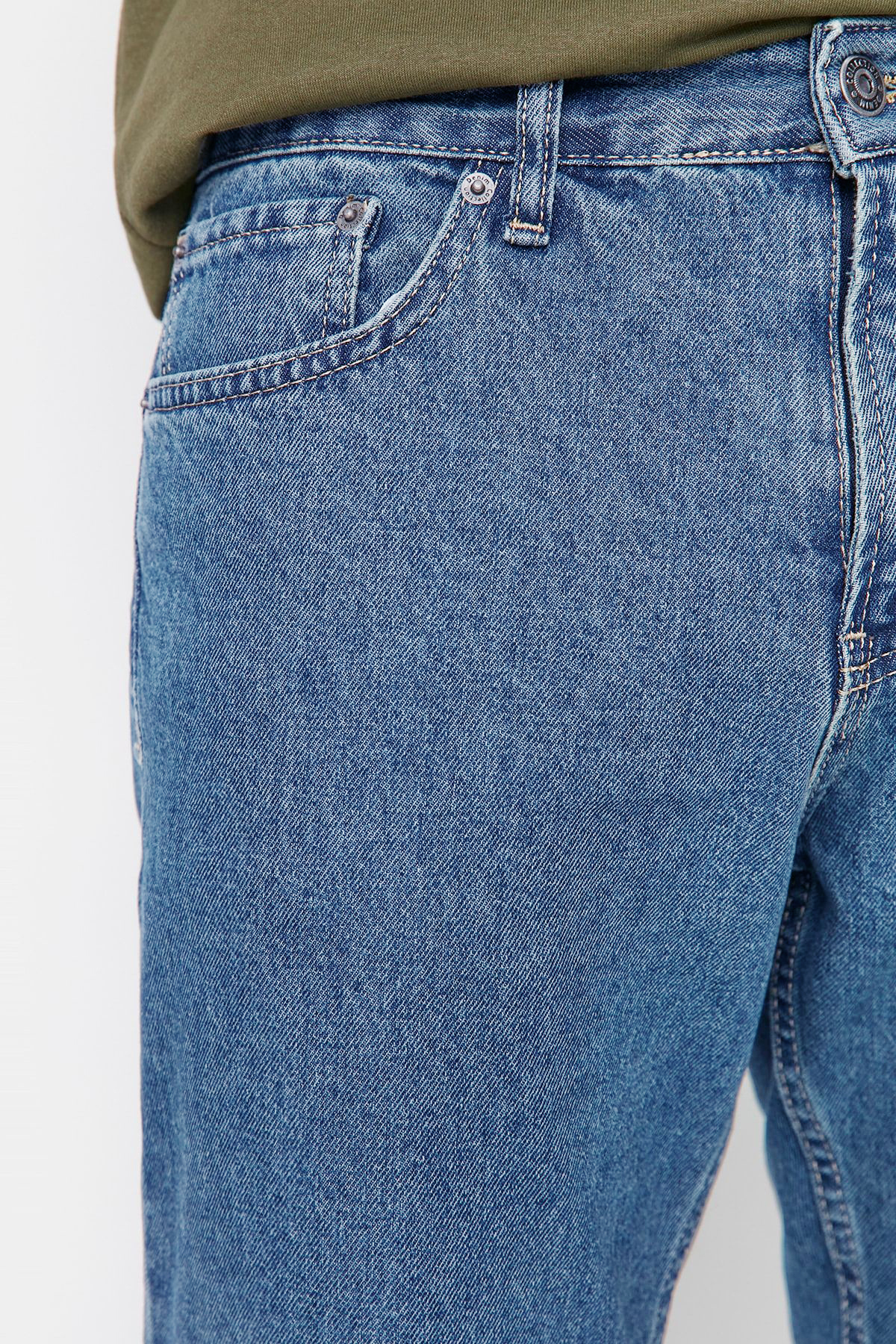 Trendyol Collection Niebieskie jeansy typu boyfriend Relax Fit - 100% bawełny Tmnaw23Je00043