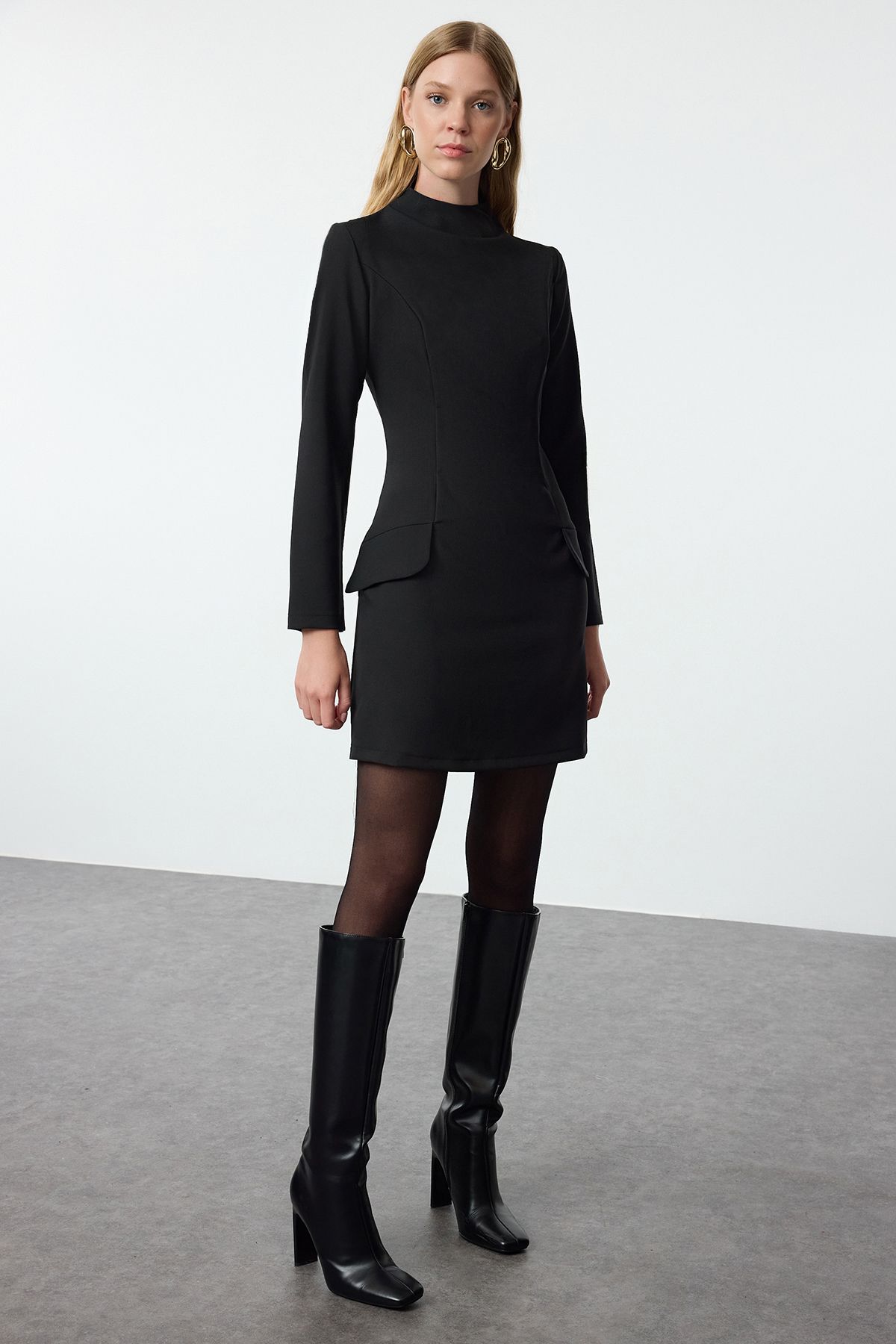 complete the look image