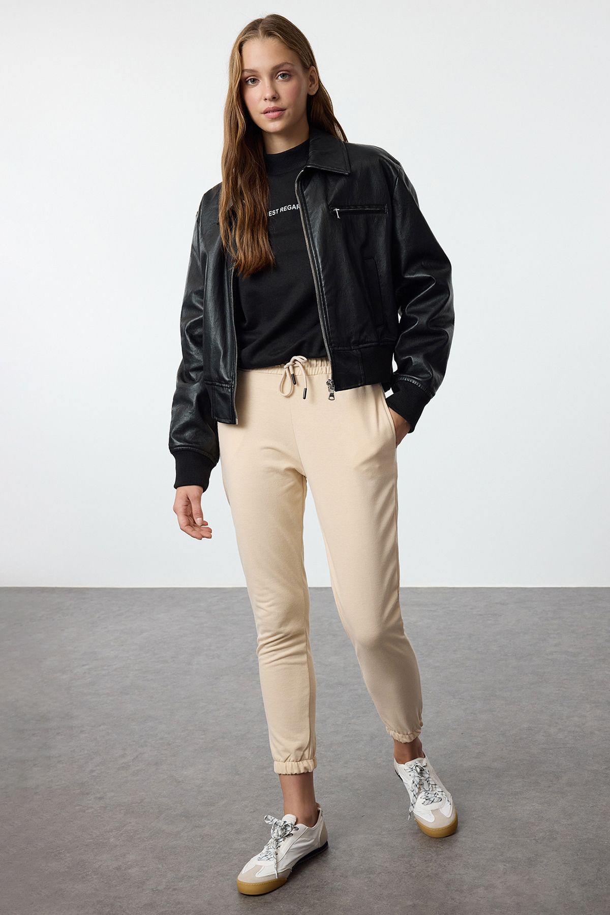Trendyol Collection Spodnie Dresowe Stone Basic Jogger Thin Knitted Kobieta - S