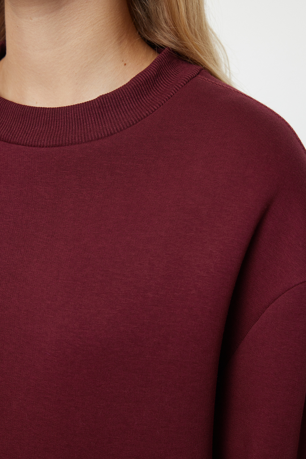 Trendyol Collection-Burgunderrotes Fleece-Sweatshirt mit bequemer Passform – Stehkragen, dicke Innenseite gestrickt TWOAW20SW0584 4