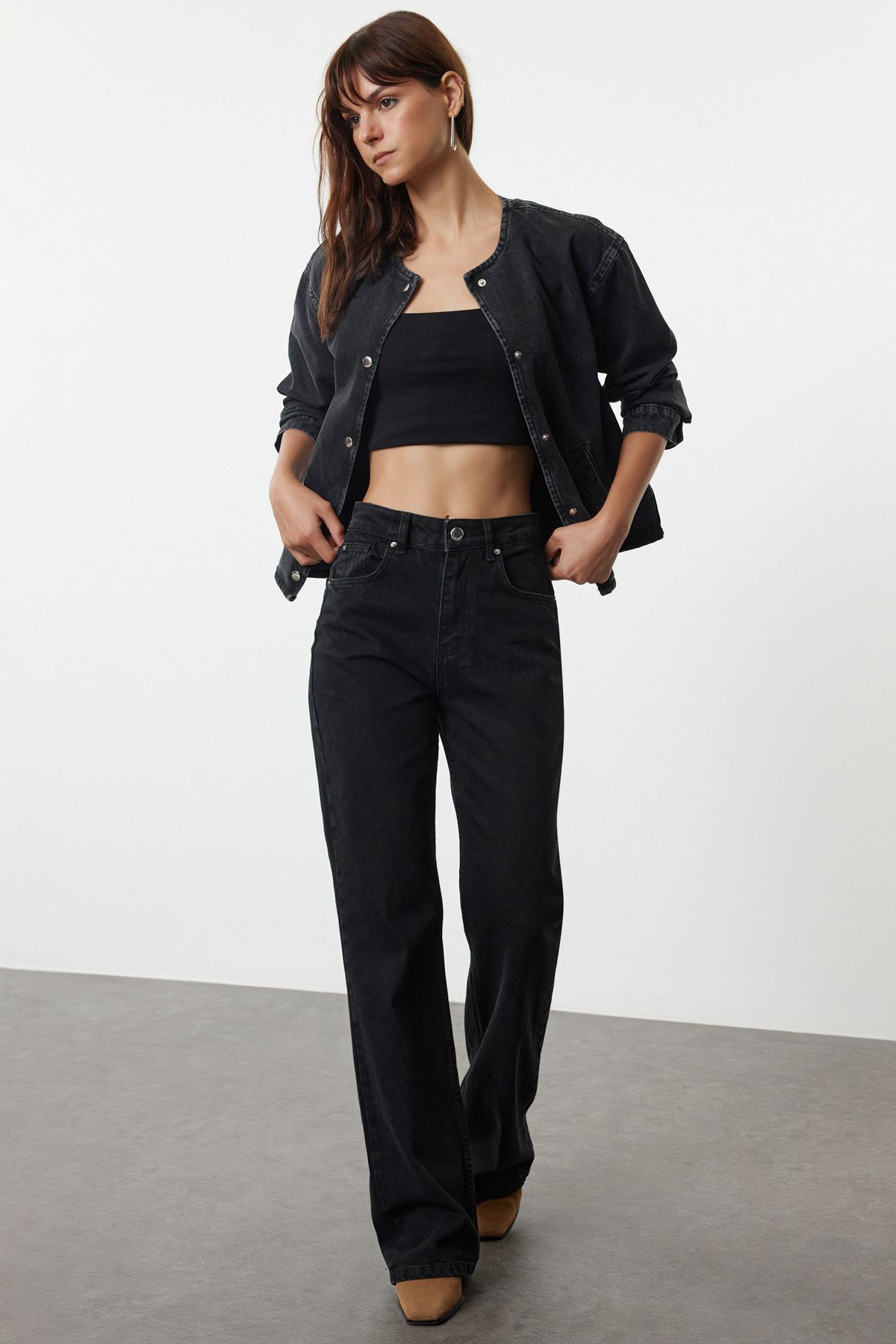 Trendyol Collection Jeansy Z Wysokim Stanem I Szerokimi Nogawkami W Kolorze Czarnym - Twoaw25je00155 Kobieta - 25