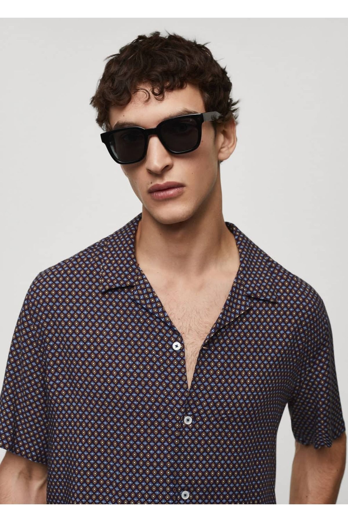 MANGO Man-Short-Sleeved Shirt with Regular Cut and Pattern 6