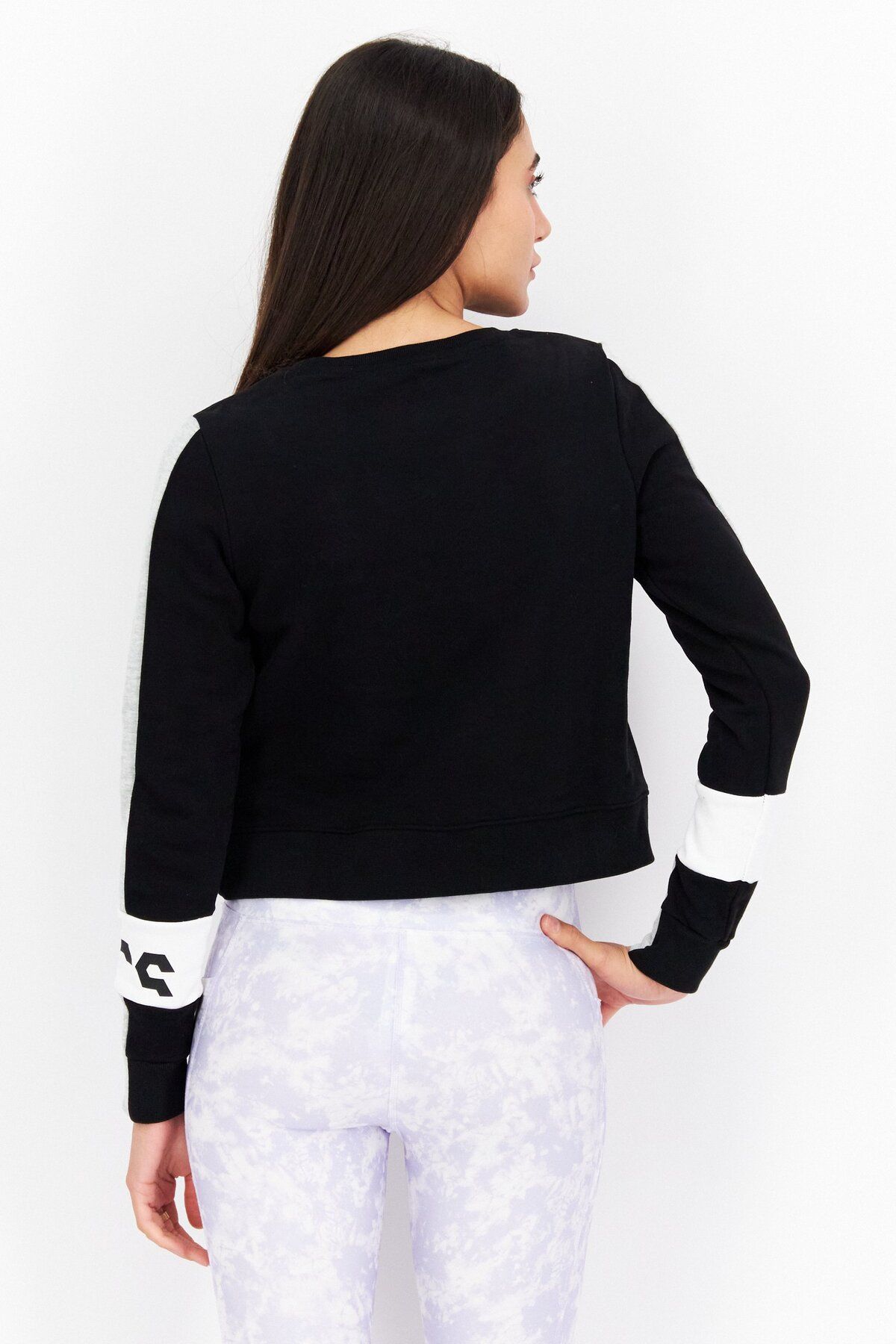 Sweater asics deals