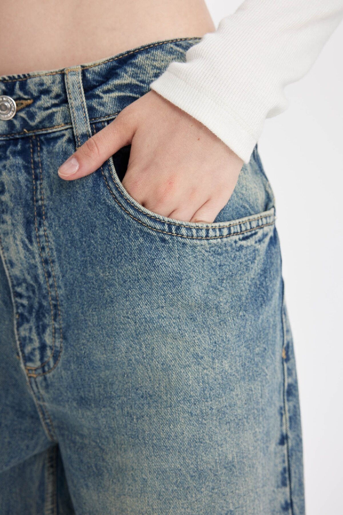 Baggy Fit Yüksek Bel Katlamalı Paça Bilek Boy Jean Yıkamalı Pantolon D5440ax24au