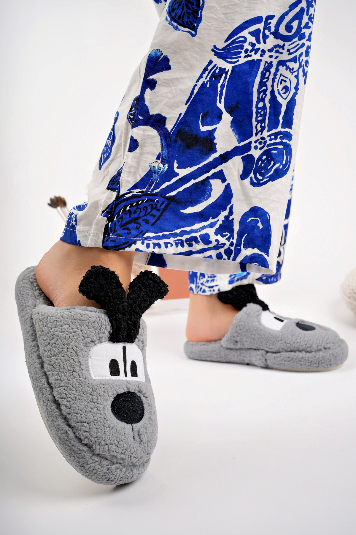 Soft Plush Dog Figure Indoor Slippers Plush Indoor Slippers Women's Winter Slippers Soft Indoor Slippers Warm