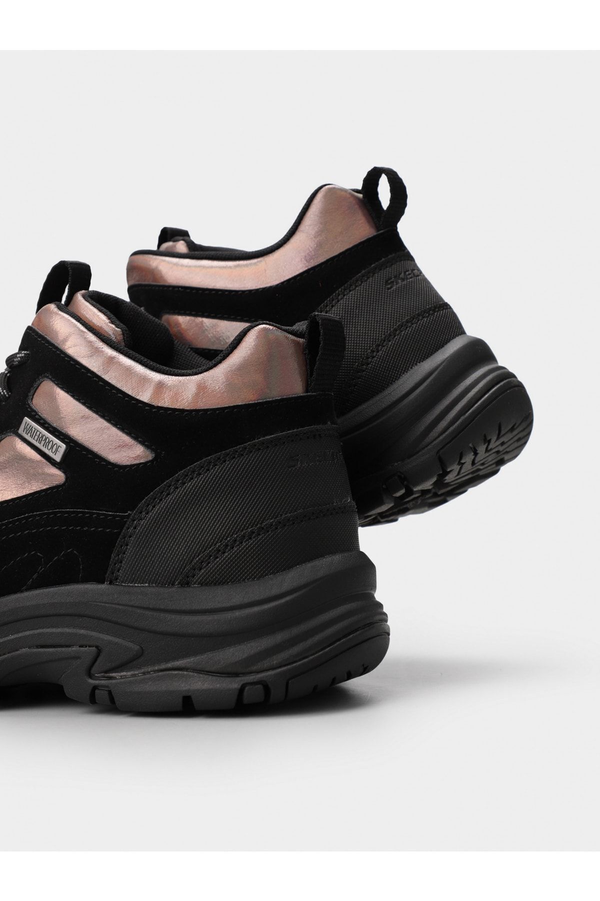 چکمه و بوت مشکی مردانه زنانه HUE BLK کفش پوتین سیاه در فضای باز Skechers