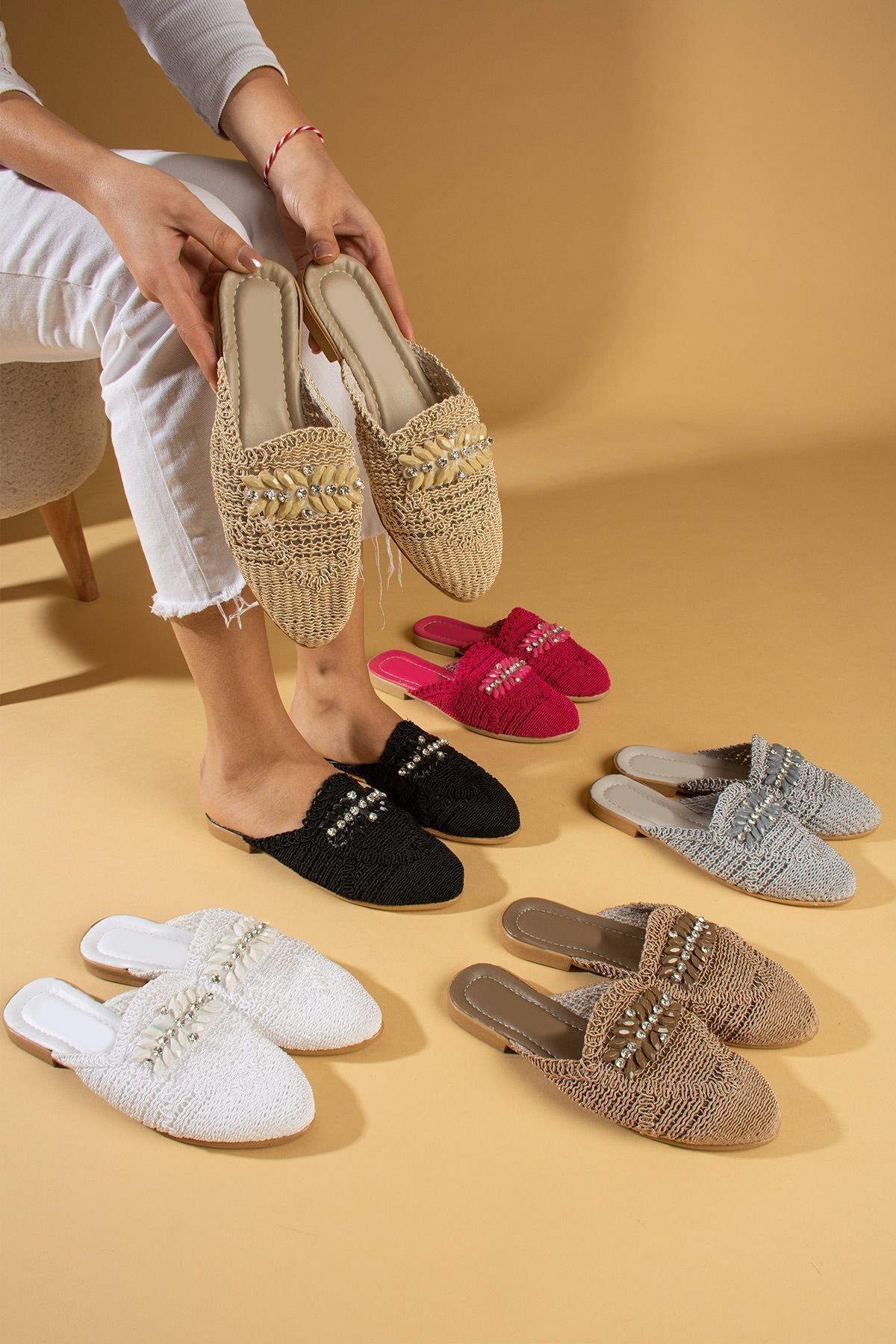 topukludünyası-Women's Closed Front Lace and Straw Colored Stone Slippers 5