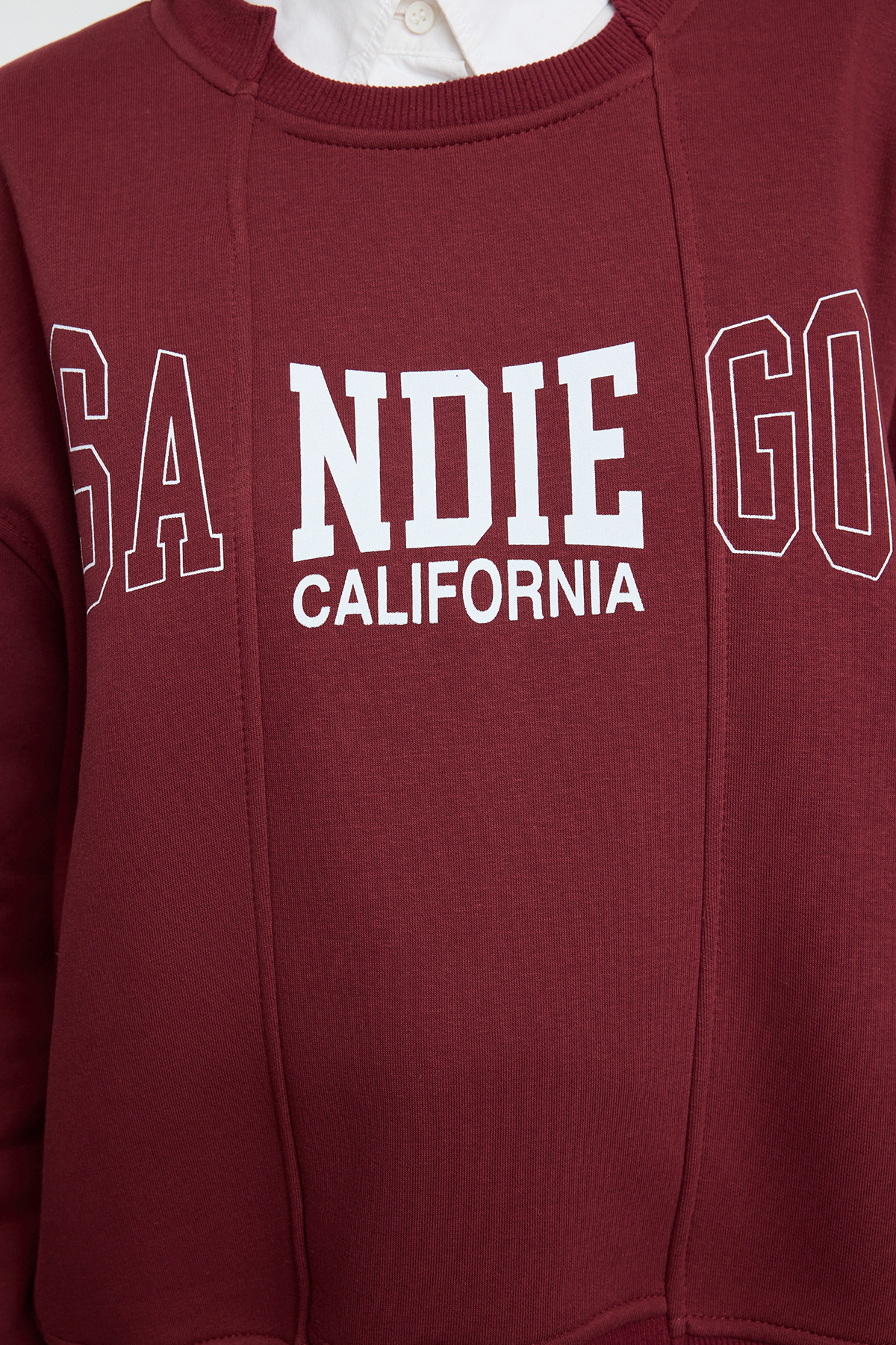 Trendyolmilla  Bordo Slogan Baskılı Oversize/Geniş Kalıp Etek Ucu Detaylı Örme Sweatshirt TWOAW25SW00100 - Görsel 4