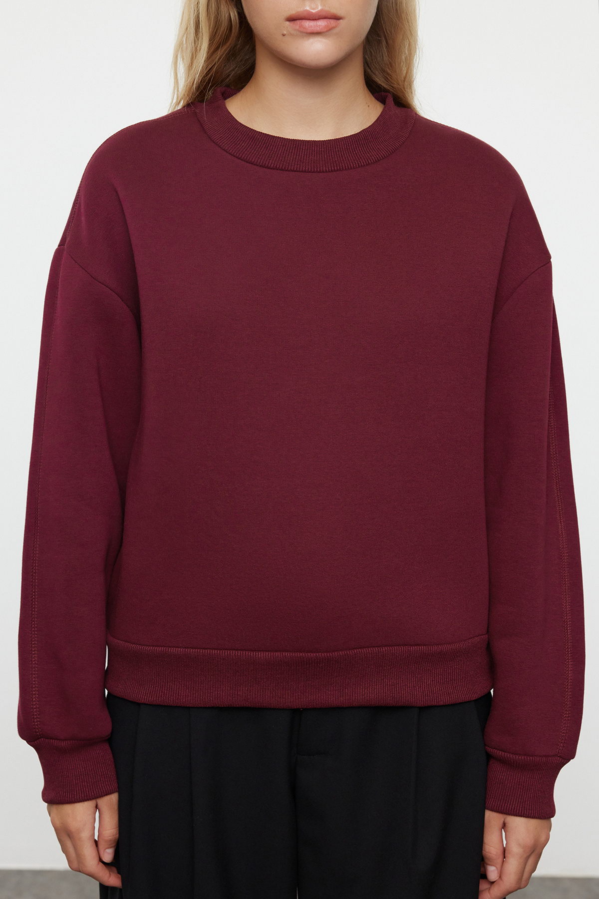 Trendyol Collection-Burgunderrotes Fleece-Sweatshirt mit bequemer Passform – Stehkragen, dicke Innenseite gestrickt TWOAW20SW0584 3