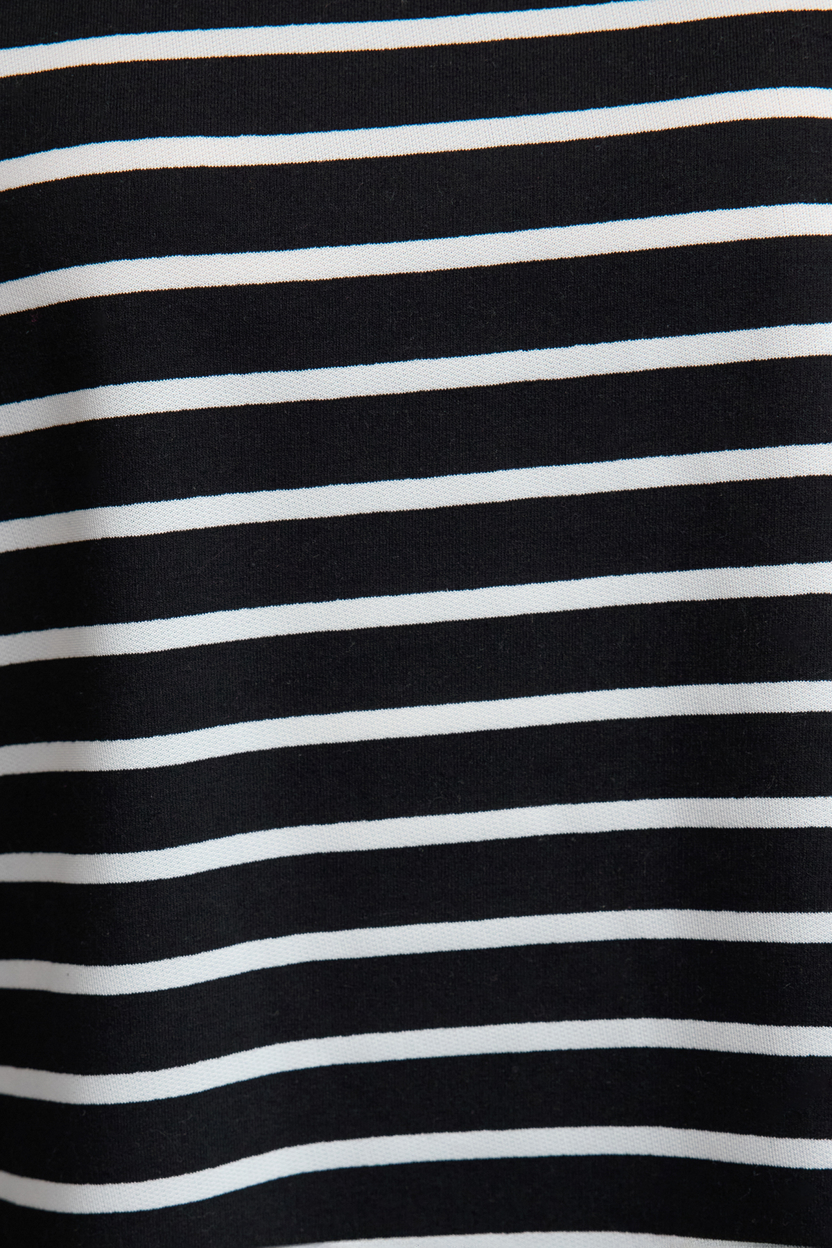 Trendyol Collection Bluza z okrągłym dekoltem i szerokimi paskami w kolorze czarnym - TWOAW23sw00326