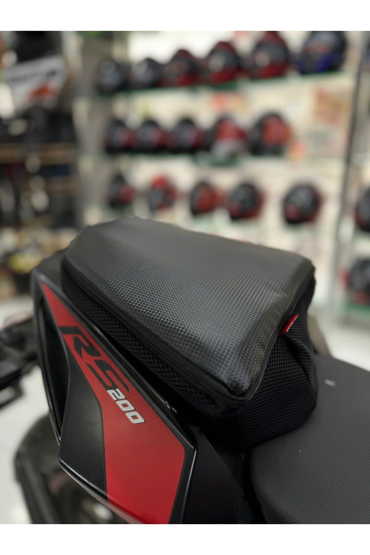 Motobros Yamaha R25 Arka Çanta Arka Artçı Koltuk Çantası (Kask Sığabilir)