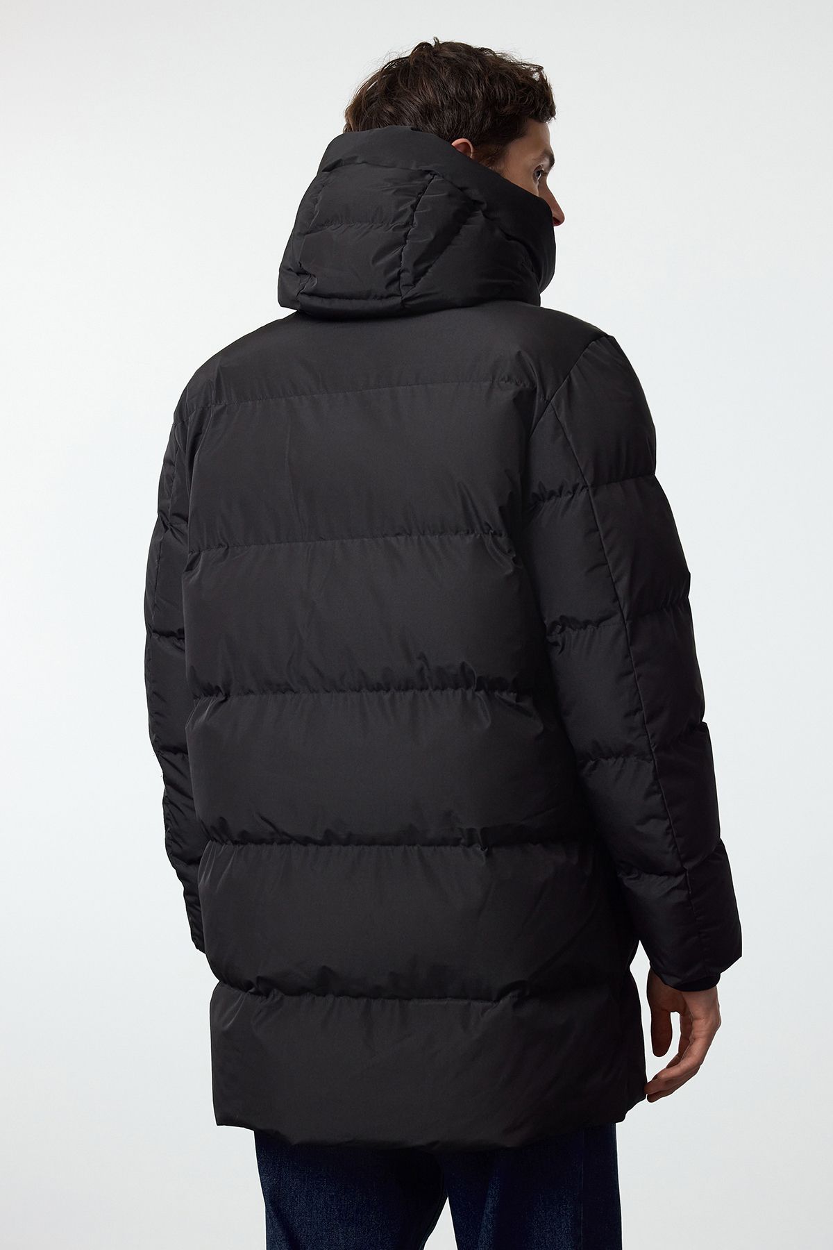 Trendyol Collection-Schwarze Puffer-Winterjacke mit Kapuzenreißverschluss - Regular Fit TMNAW25MO00021 4