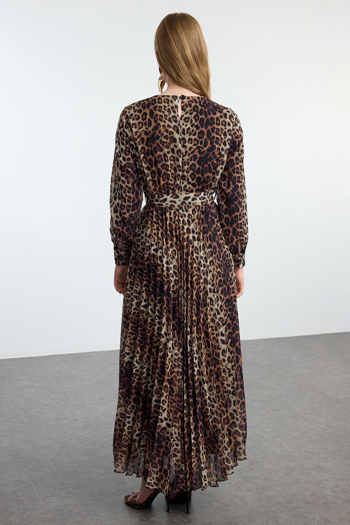 Trendyol Modest-Leopard Patterned Belted Pleated Chiffon Dress - Brown TCTSS24EB00151 5