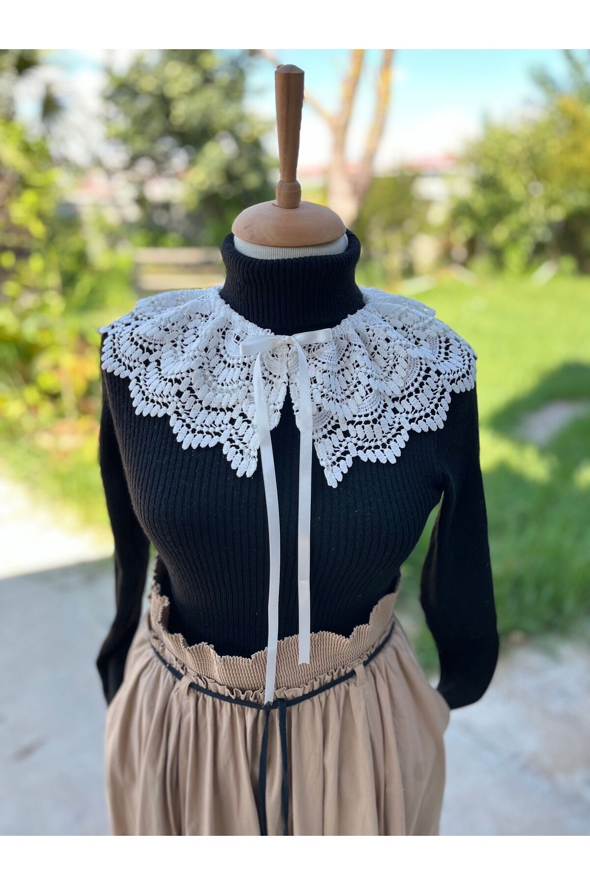 Portable Scallop Collar White Model 1
