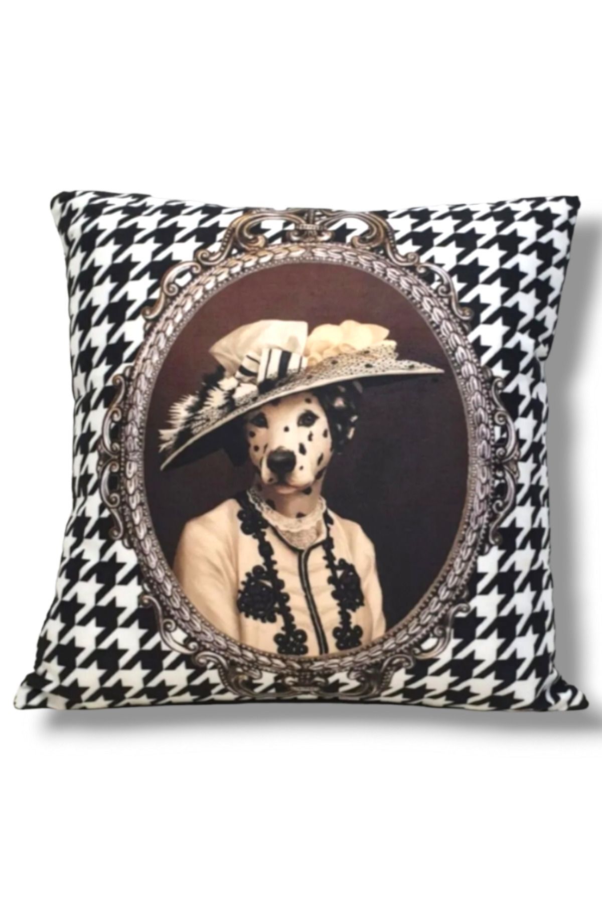 GOOSEFOOT QUEEN DOG