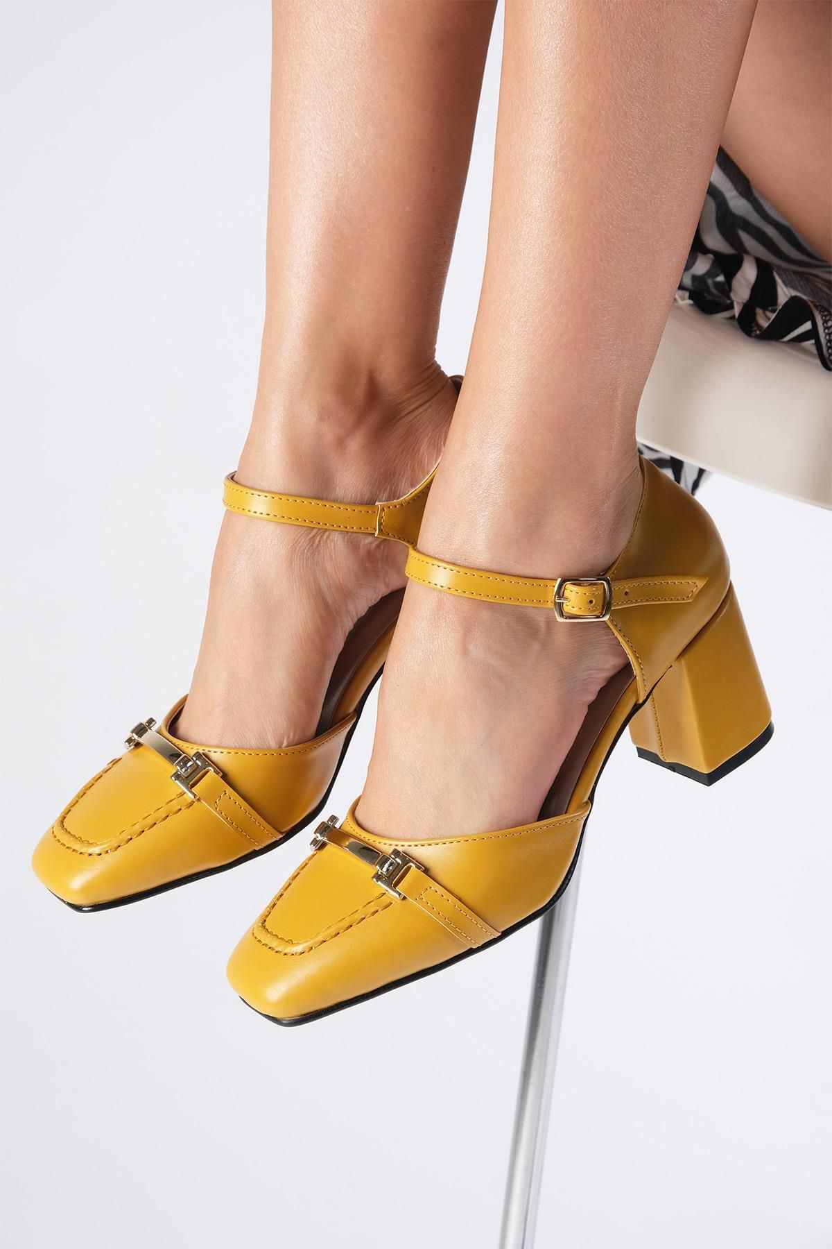 کفش پاشنه کلاسیک زرد زنانه Avila Mustard Color Flunt بینی Mio Gusto