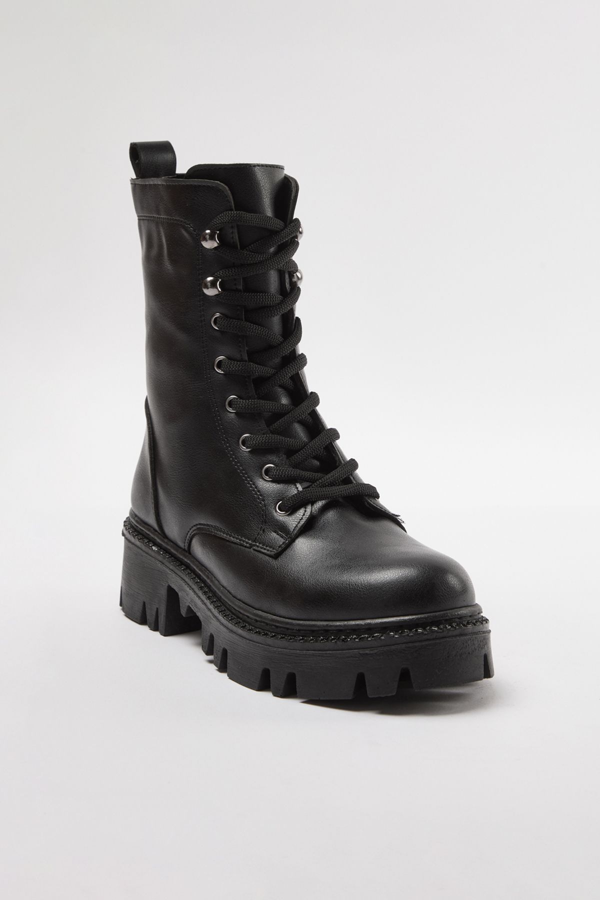TRENDYOL SHOES-Černý zip a krajka Detailní krátké dámské boty na plochém podpatku Takaw25Bo00025 10