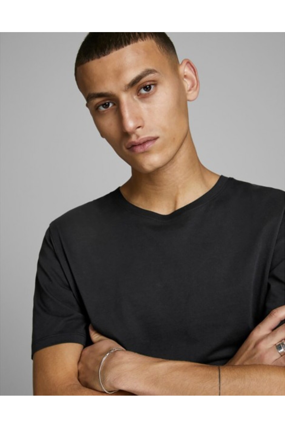 تی شرت جک اند جونز مردانه 100% پنبه مشکی بیسیک راسته Slim Fit/اسلیم فیت    بیسیک کژوال/روزمره | Jack & Jones 12156101SY TR - تصویر 2