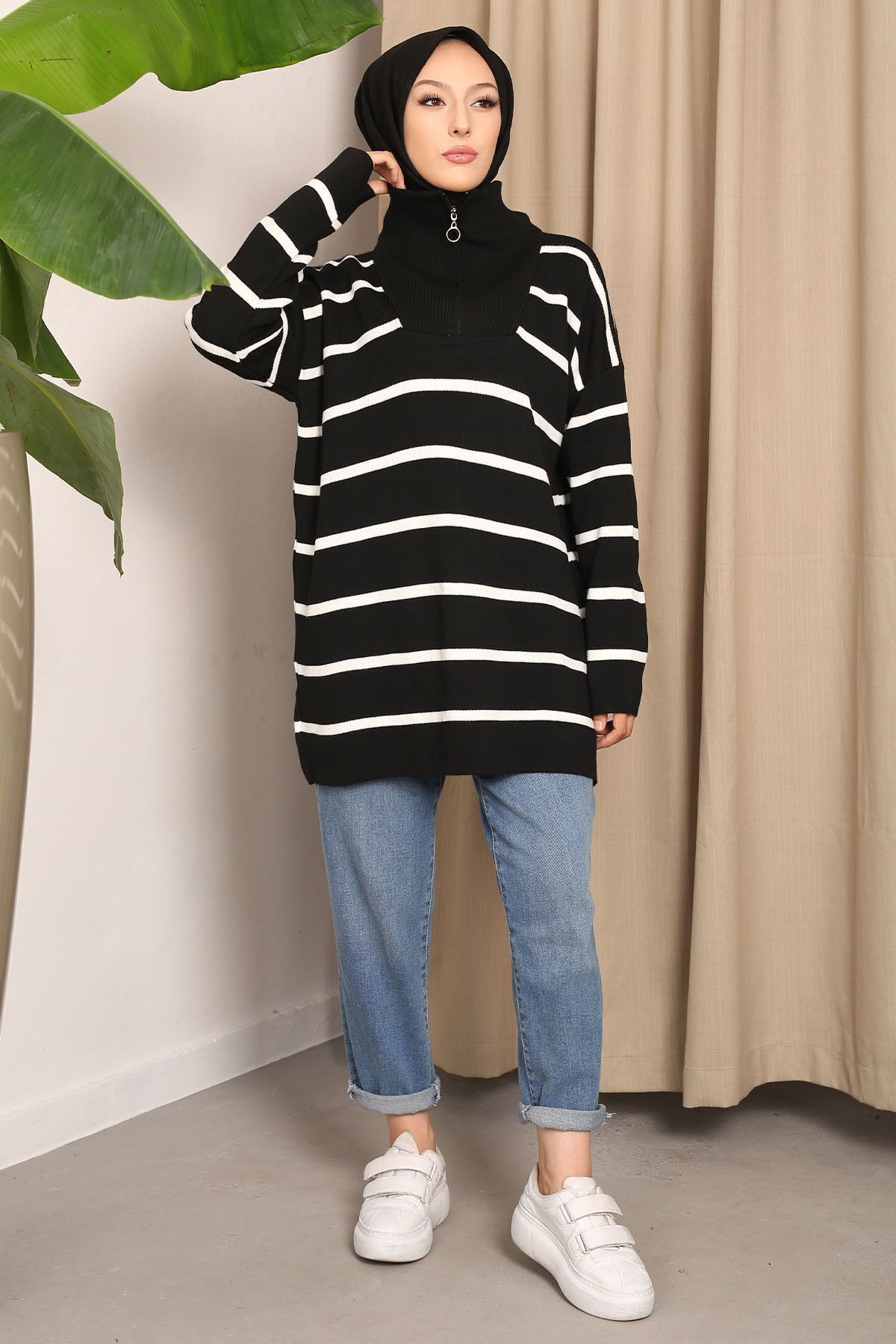 black collar zipped striped sweater tunic