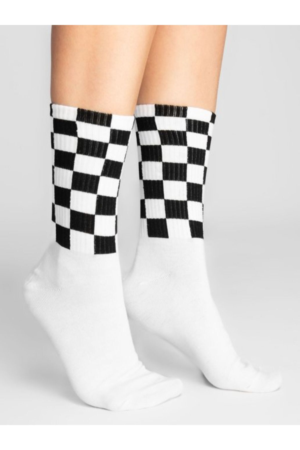 2 Pairs of Checker Patterned Sock