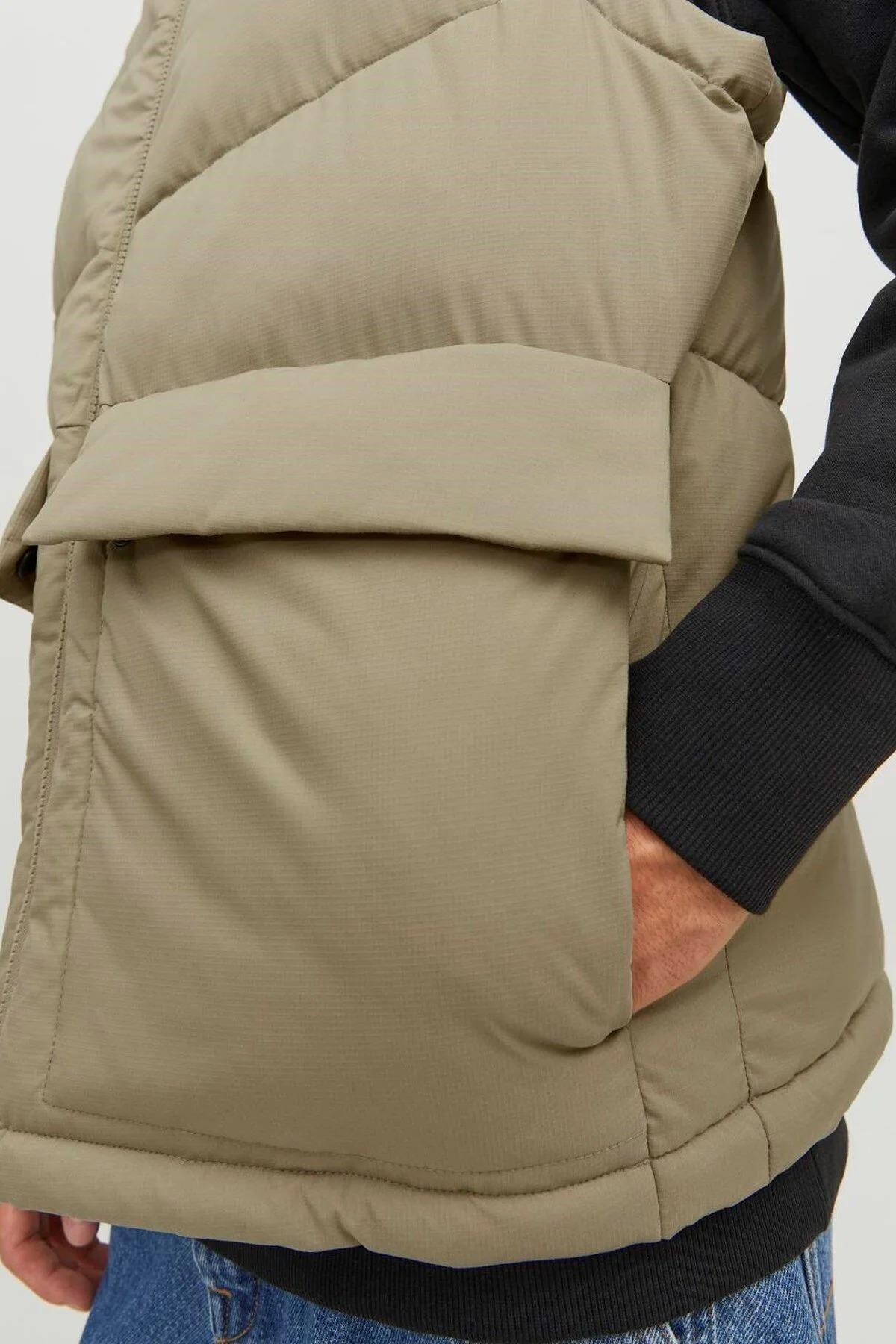 جلیقه جک اند جونز مردانه پارچه بژ  راسته Regular/رگولار    پف دار Daily/روزانه | Jack & Jones 4KEYLBS35403 TR - تصویر 6