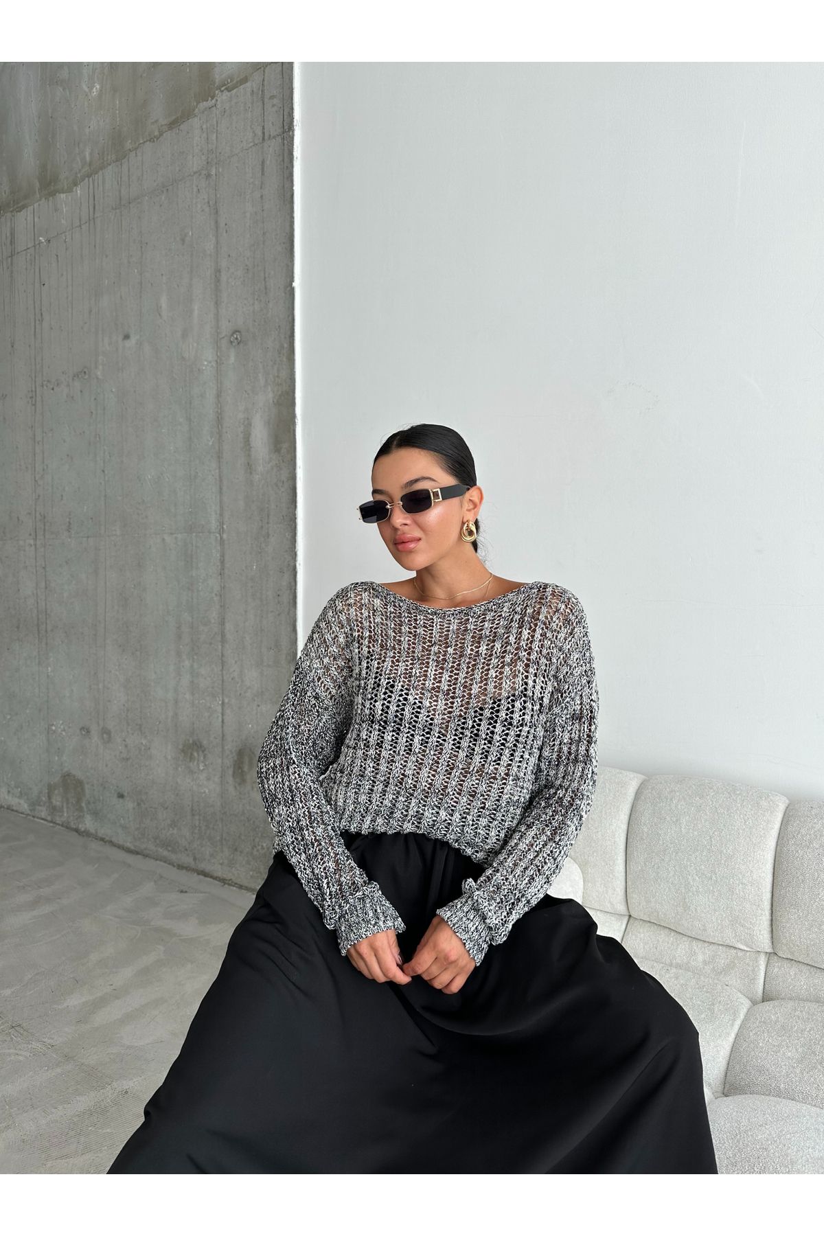 Laluvia-Schwarz-ecrufarbener Spitzen-Paillettenpullover mit U-Boot-Ausschnitt-4407 3