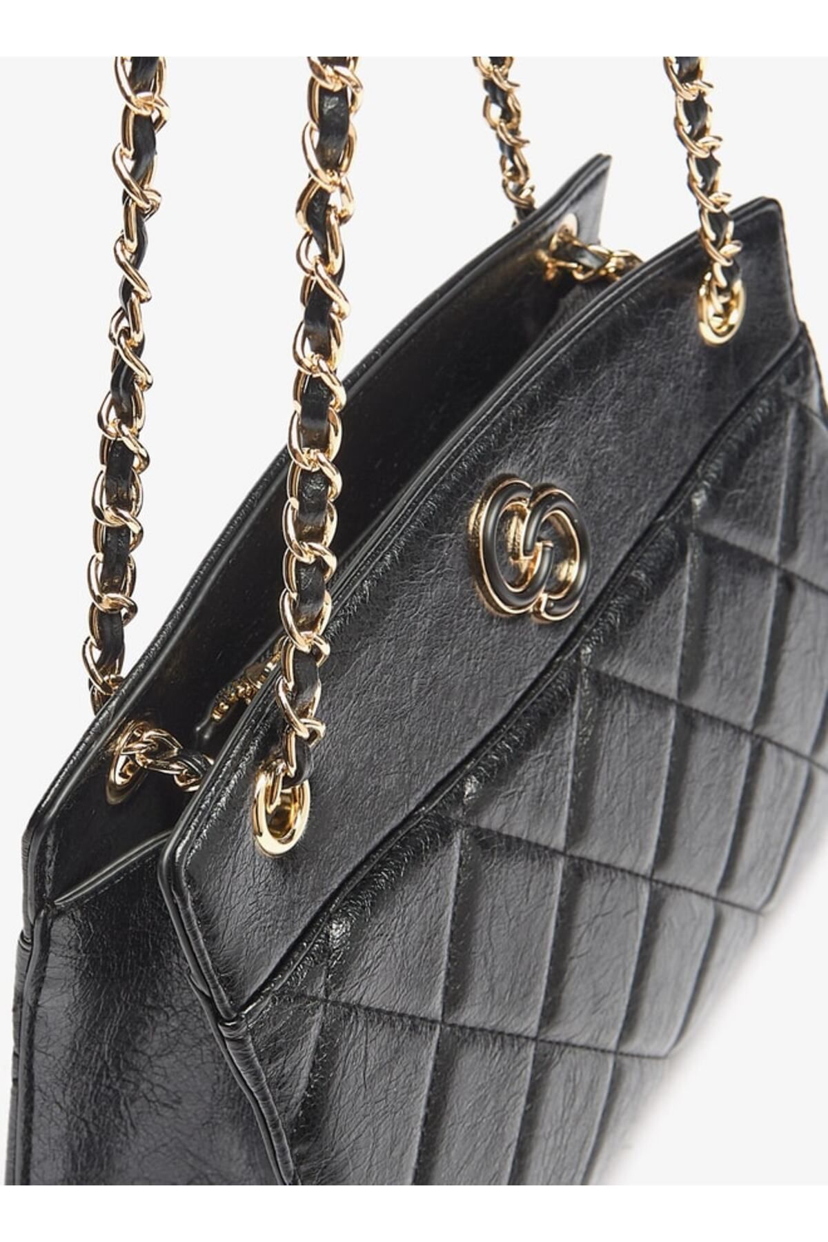 Celeste-Quilted Tote Bag with Chain Accented Strap and Zip Closure 4