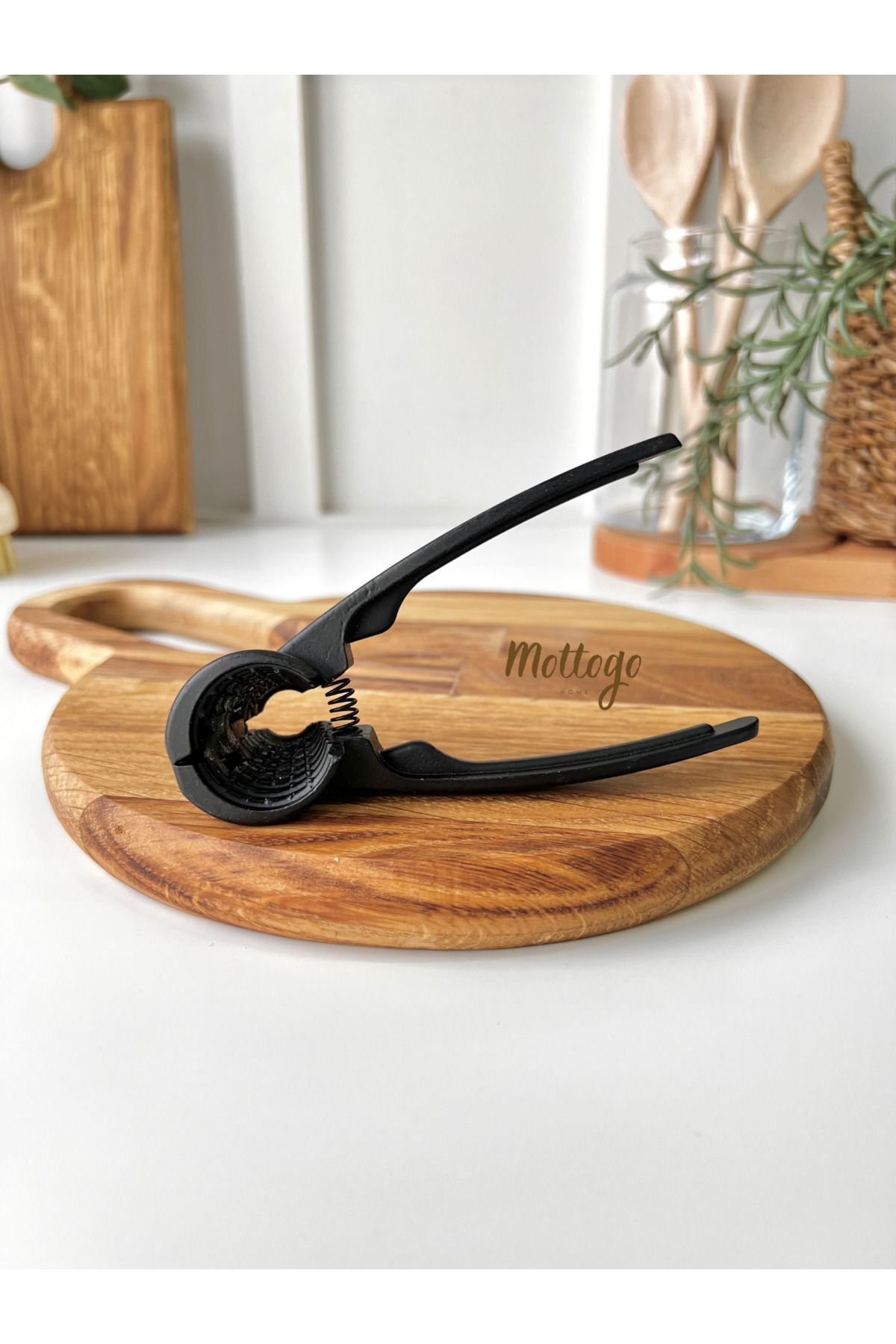 Mottogo-Casting Walnut Crushing Tool - Hazelnut Cracker 3