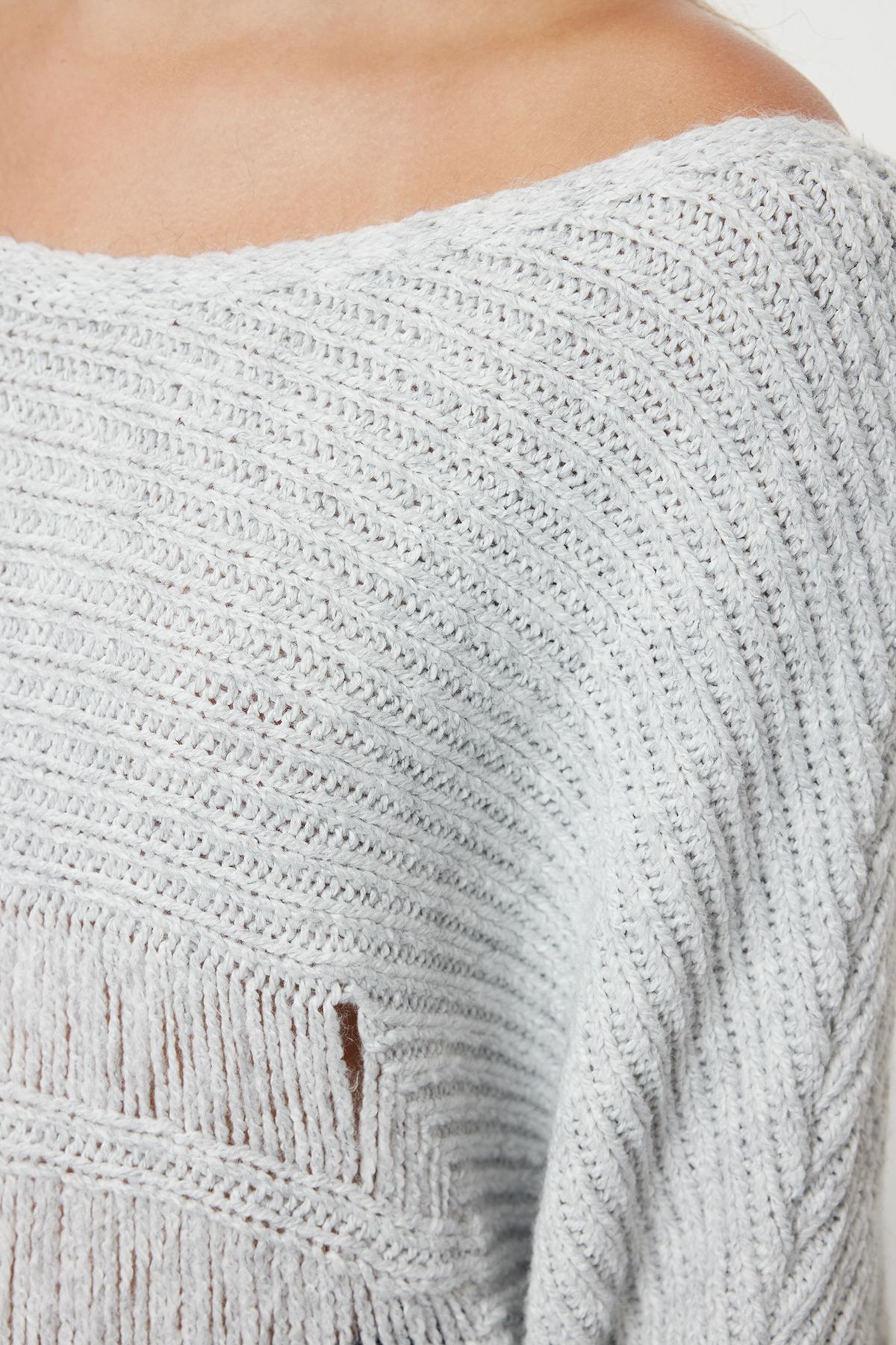 Trendyol Collection-Grauer Pullover mit V-Ausschnitt und Strickdetails - TWOAW25KZ00176 4