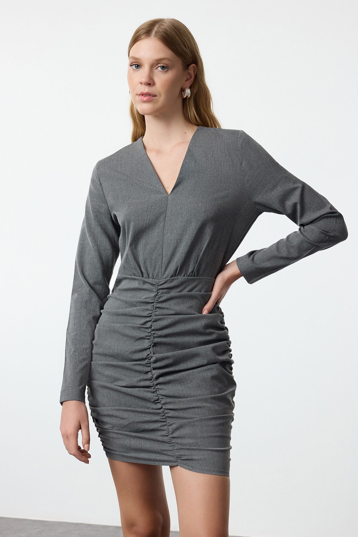 Trendyol Collection Szara Mini Sukienka Tkana - Drapowana Szczegółowo, Body Wrap Twoaw25el00160 Kobieta - 38