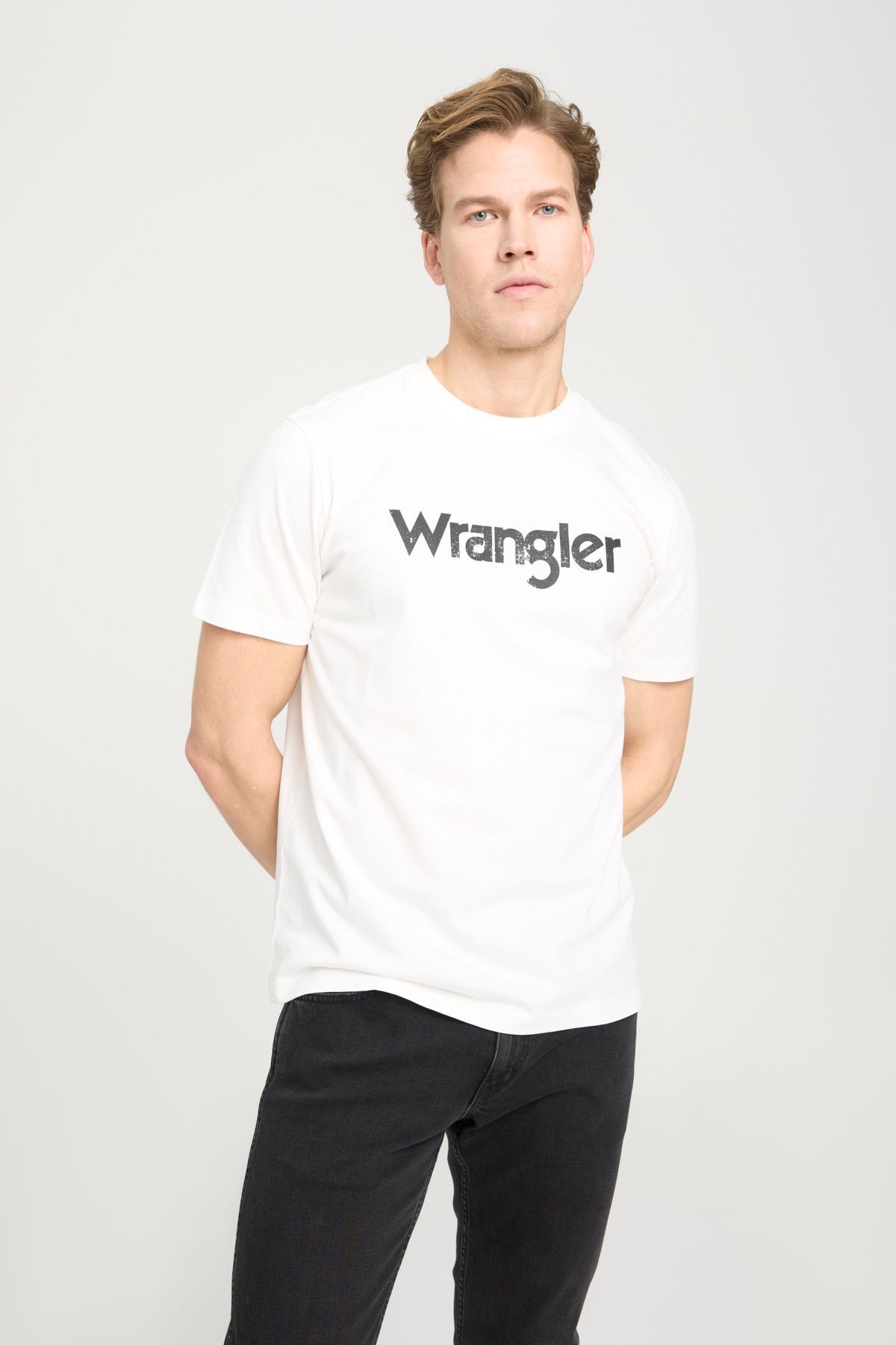تی شرت سفید مردانه به طور منظم مناسب یقه صفر طبیعی برش 100 ٪ log t shirt Wrangler