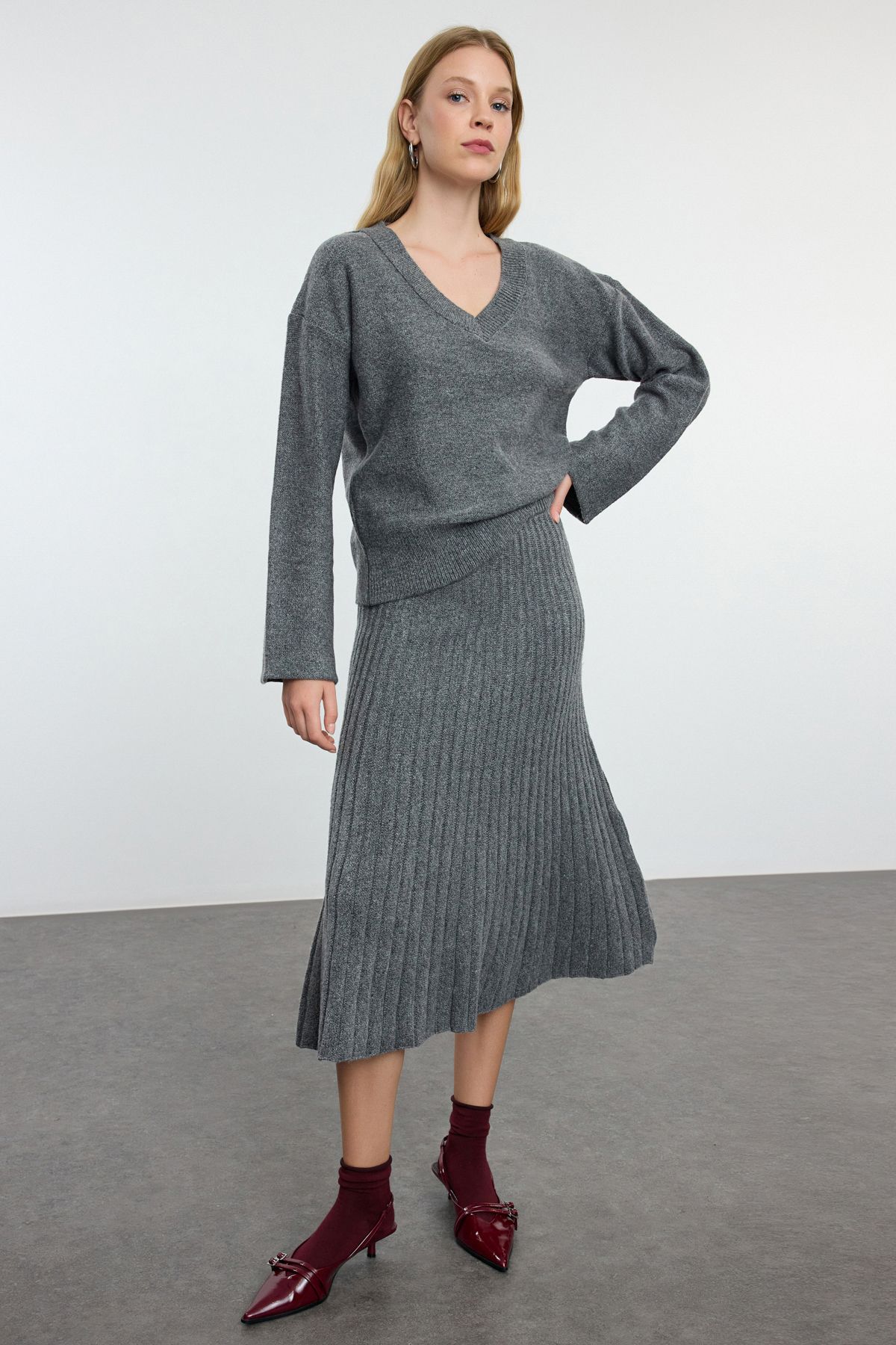 Trendyol Collection Szeroki Dopasowany Komplet Dzianinowy W Kolorze Antracytowym - Twoaw25au00087 Kobieta - S