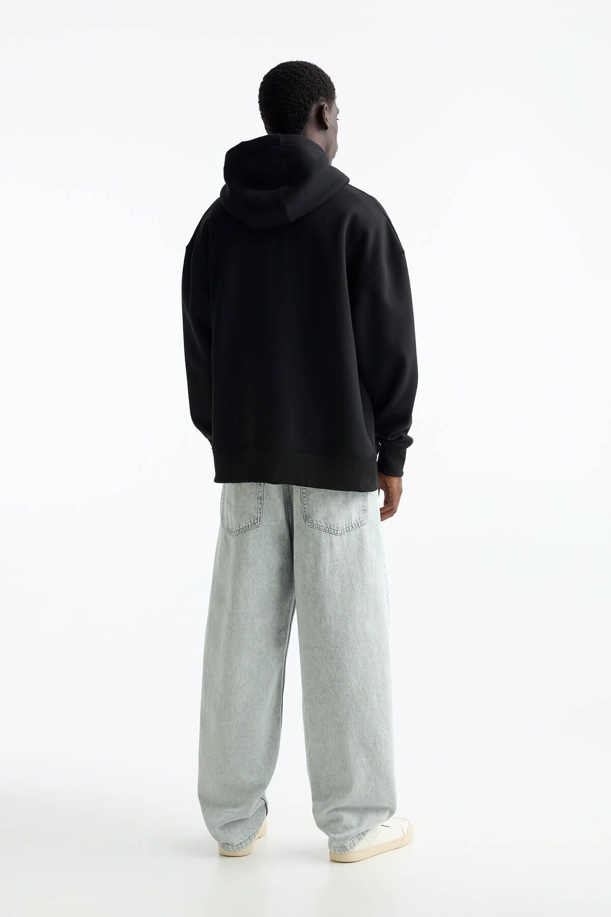 سوئیشرت کلاه‌دار و زیپ‌دار بیسیک پل اند بیر Pull & Bear