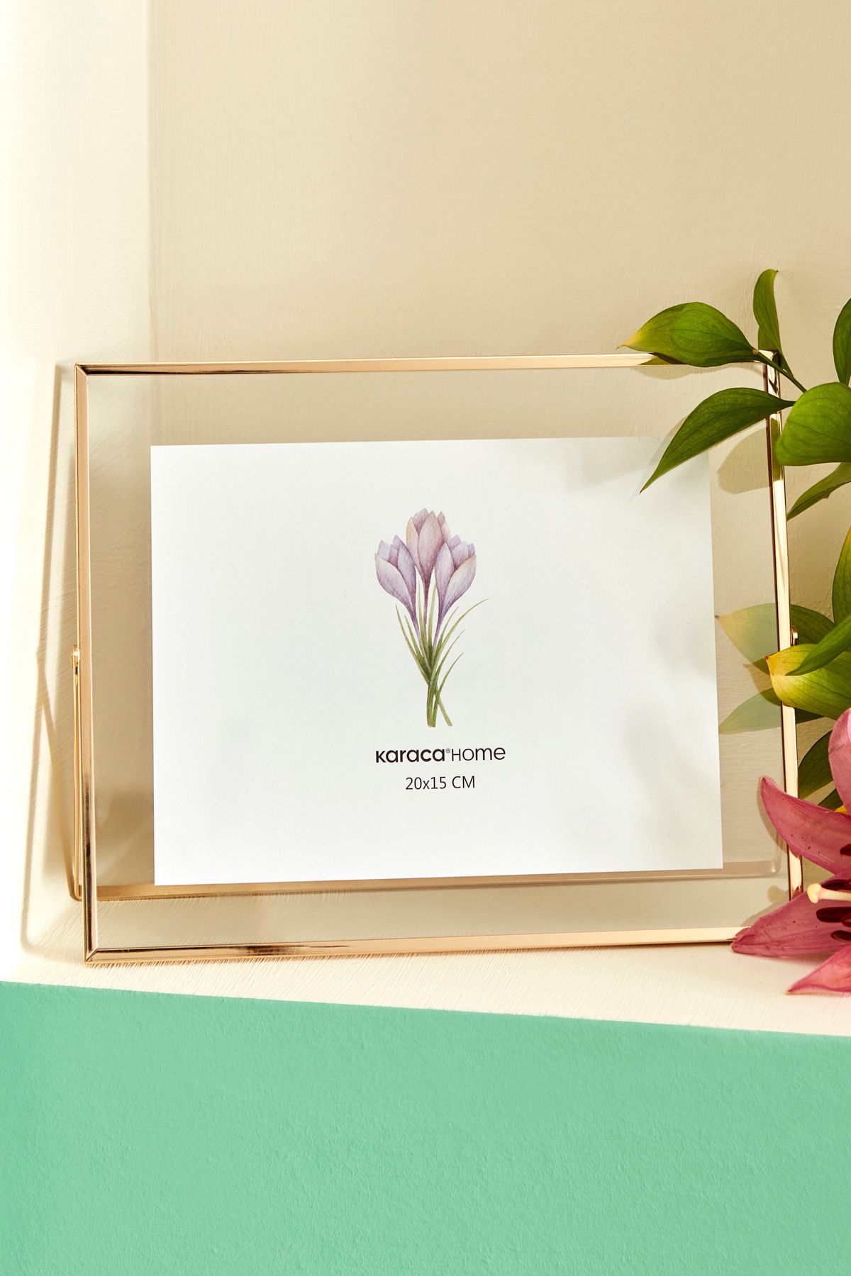 اشیاء دکوراتیو و مجسمه طلایی دکوری قاب جادویی طلای 20X25 سانتی متر کاراجا هوم  Karaca Home