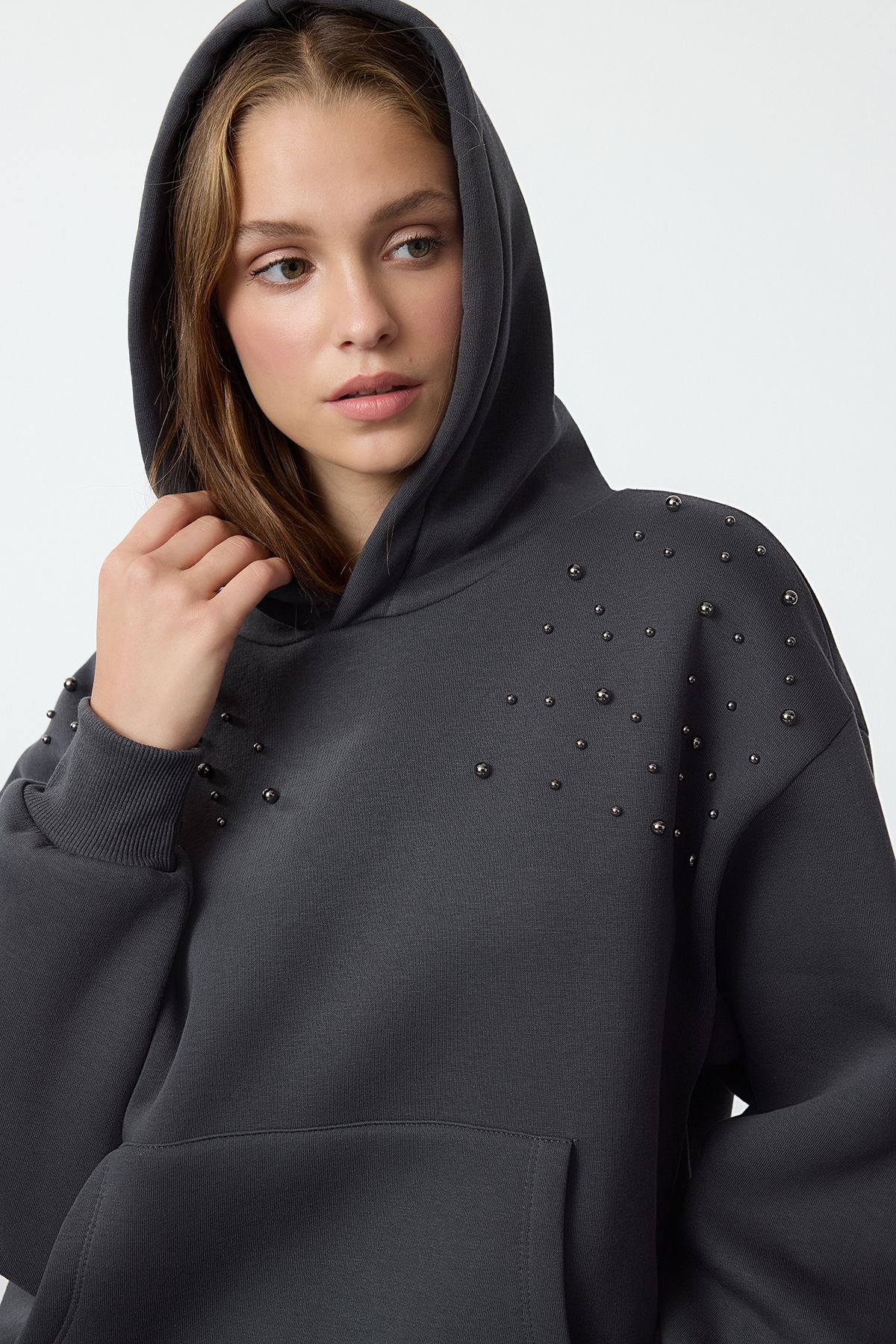 Trendyol Collection Bluza dzianinowa w kolorze antracytowym - TWOAW25sw00137