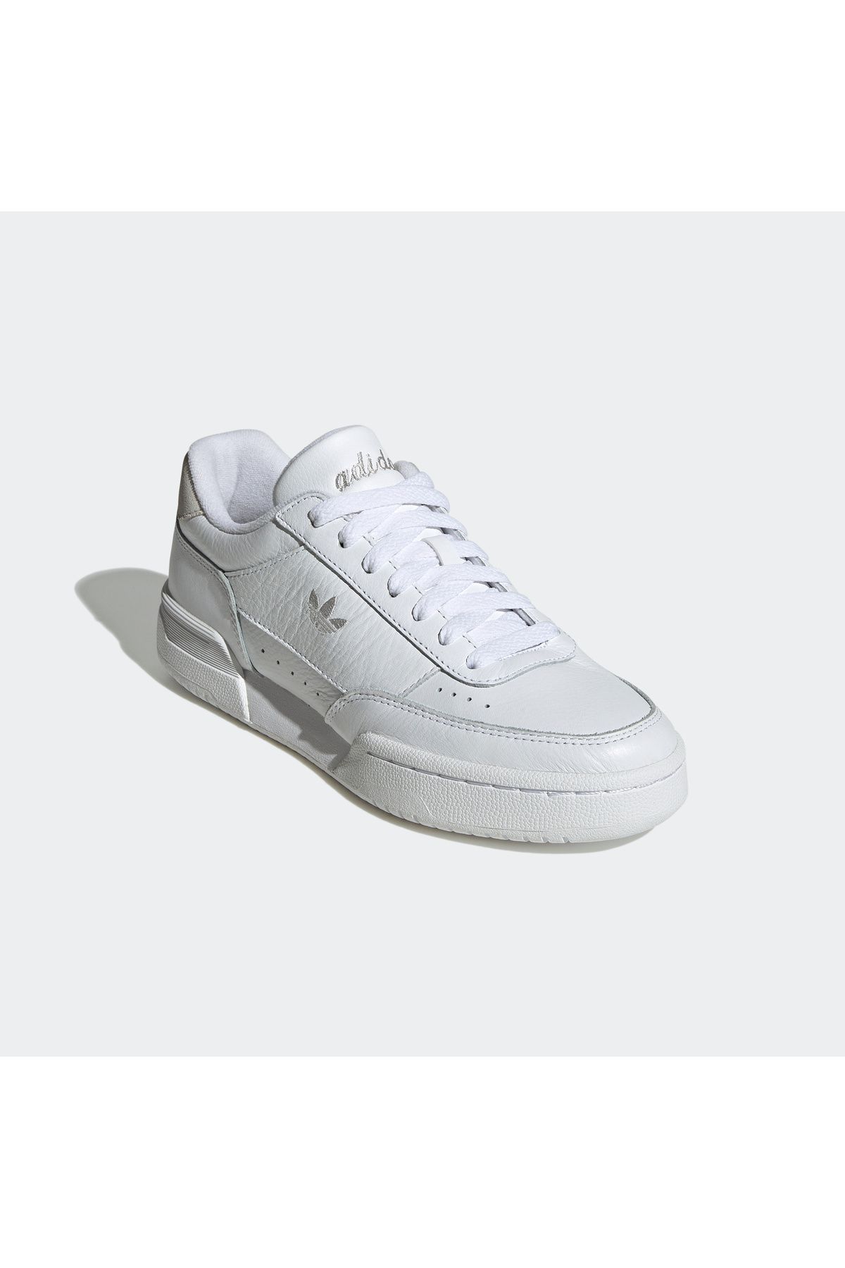 Pull adidas court 2025