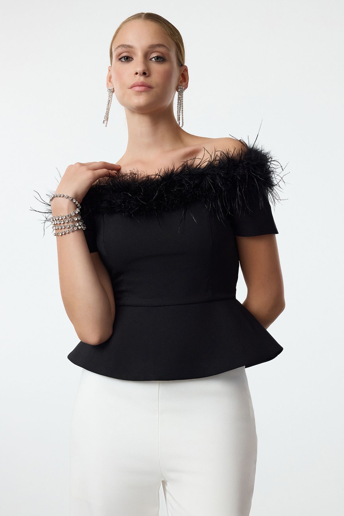 Trendyol Collection Fekete Carmen galléros szőtt stílusos blúz TPRAW25BZ00001