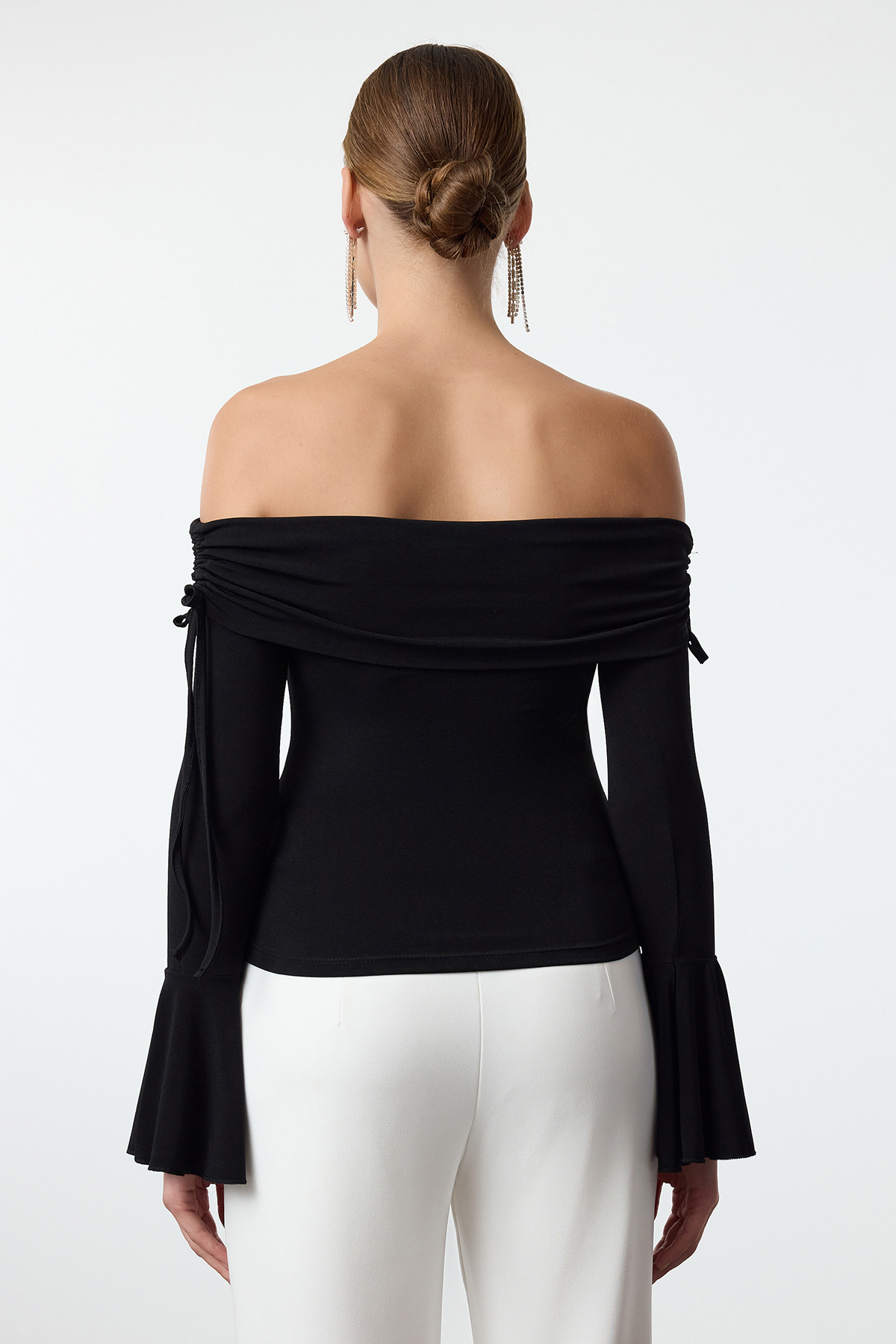 Trendyol Collection-Schwarze Carmen-Kragen-Schnürung, detaillierte spanische Ärmel, gestrickte, stilvolle Bluse TPRAW25BZ00009 5