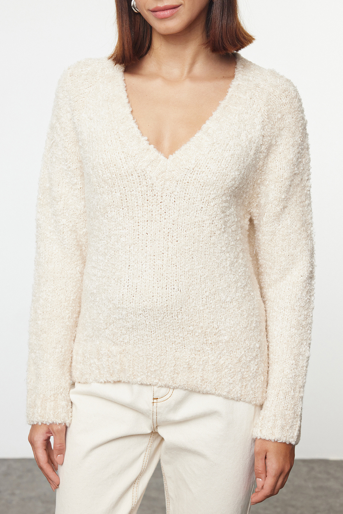 Trendyolmilla  Taş Geniş Kalıp Derin V Yaka Dokulu Triko Kazak TWOAW25KZ00241 - Görsel 3