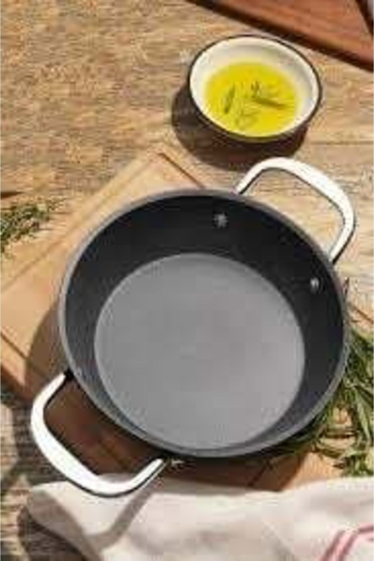 SAFLON-Sf7624tt Titanium Coated 24 Cm Saucepan 1