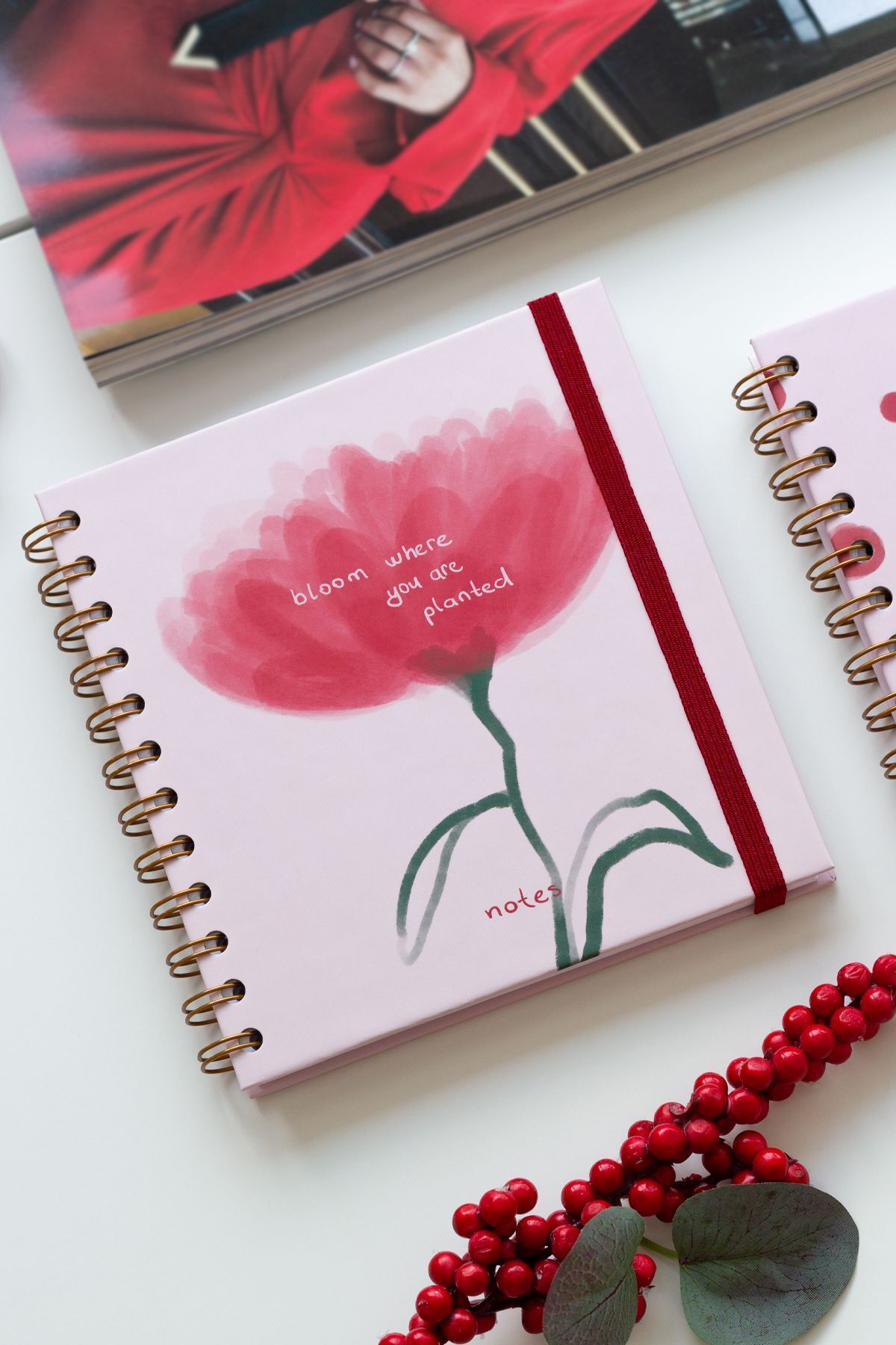 Matt Notebook-طقم مكون من قطعتين بمظهر مربع مقاس 15 × 15 سم - مفكرة غير مؤرخة مخططة حلزونية ونقاط زهور 4