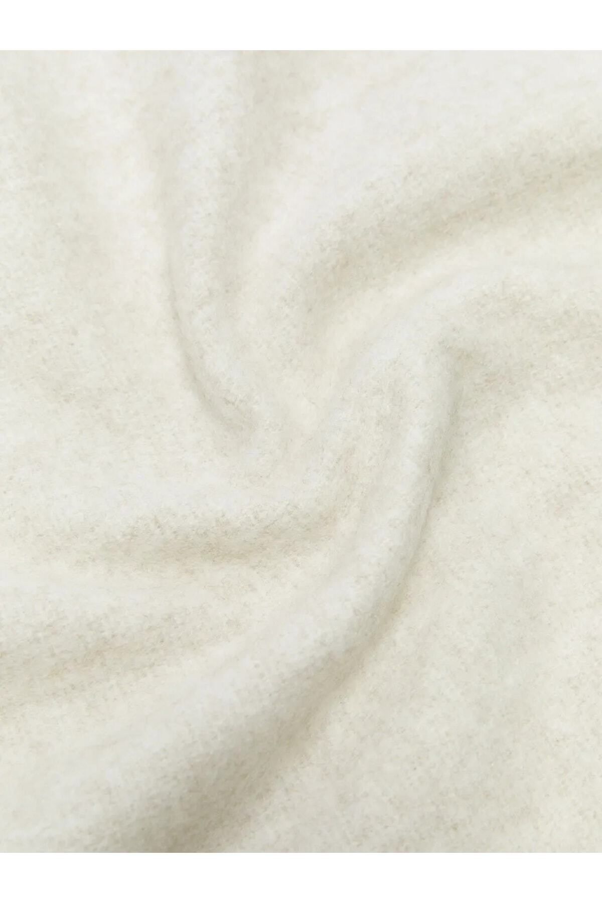 شال گردن زنانه ساده منگوله‌دار LC Waikiki اکرو