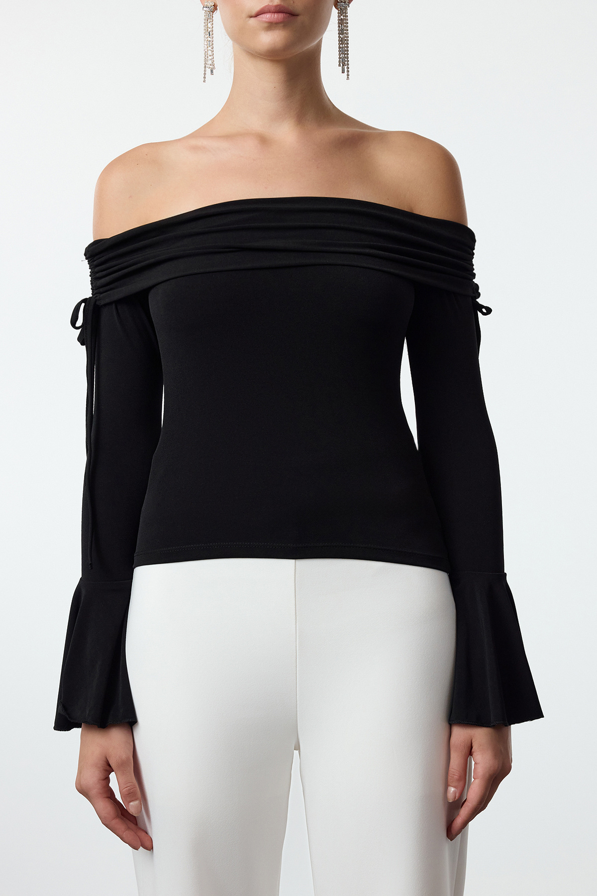 Trendyol Collection-Schwarze Carmen-Kragen-Schnürung, detaillierte spanische Ärmel, gestrickte, stilvolle Bluse TPRAW25BZ00009 3