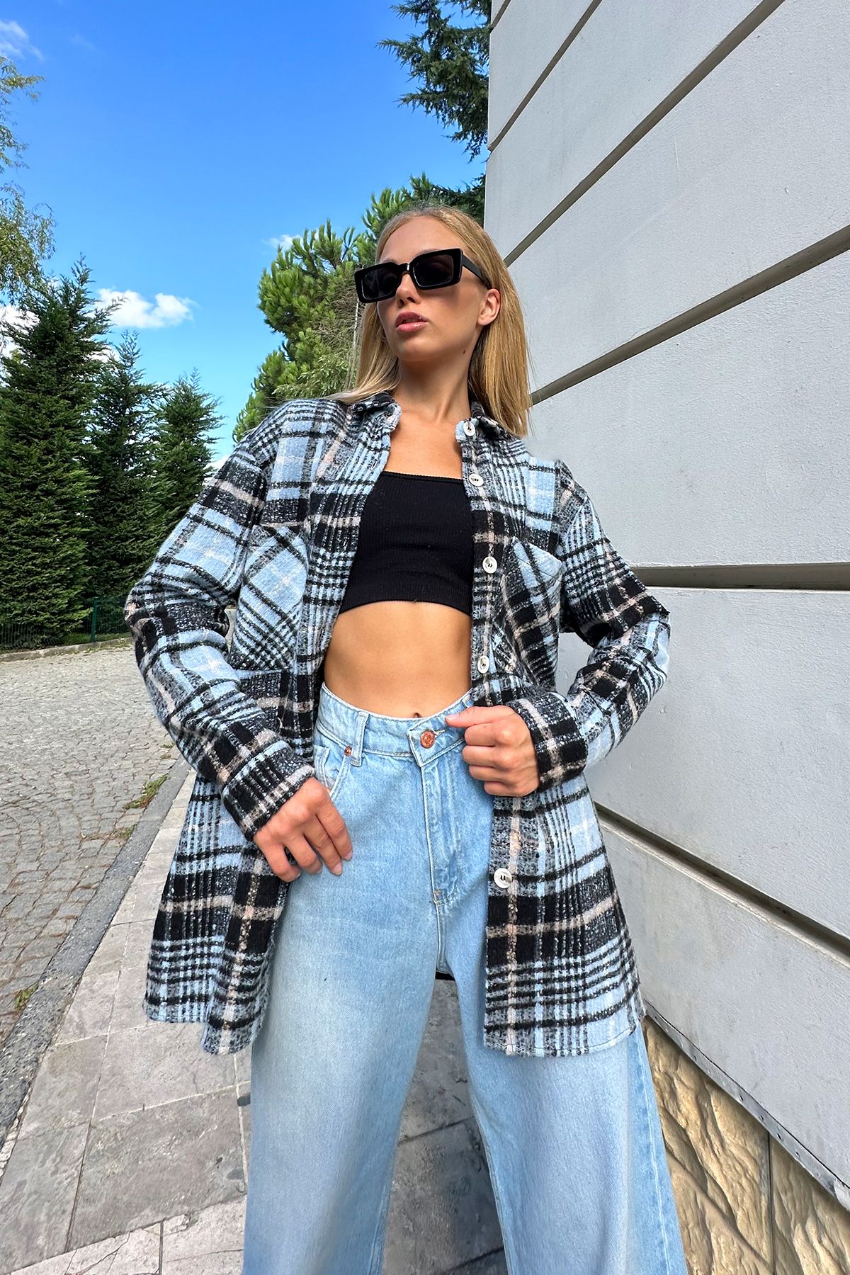 Trend Alaçatı Stili Kurtka Safari W Niebiesko-czarną Kratę Oversize - Koszula Z Bawełny Z Nadrukiem Kobieta - XL