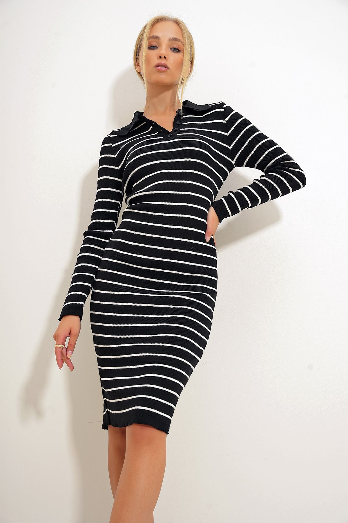 Kadın Siyah Polo Yaka Düğmeli Çizgili Triko Midi Boy Elbise ALC-X12517